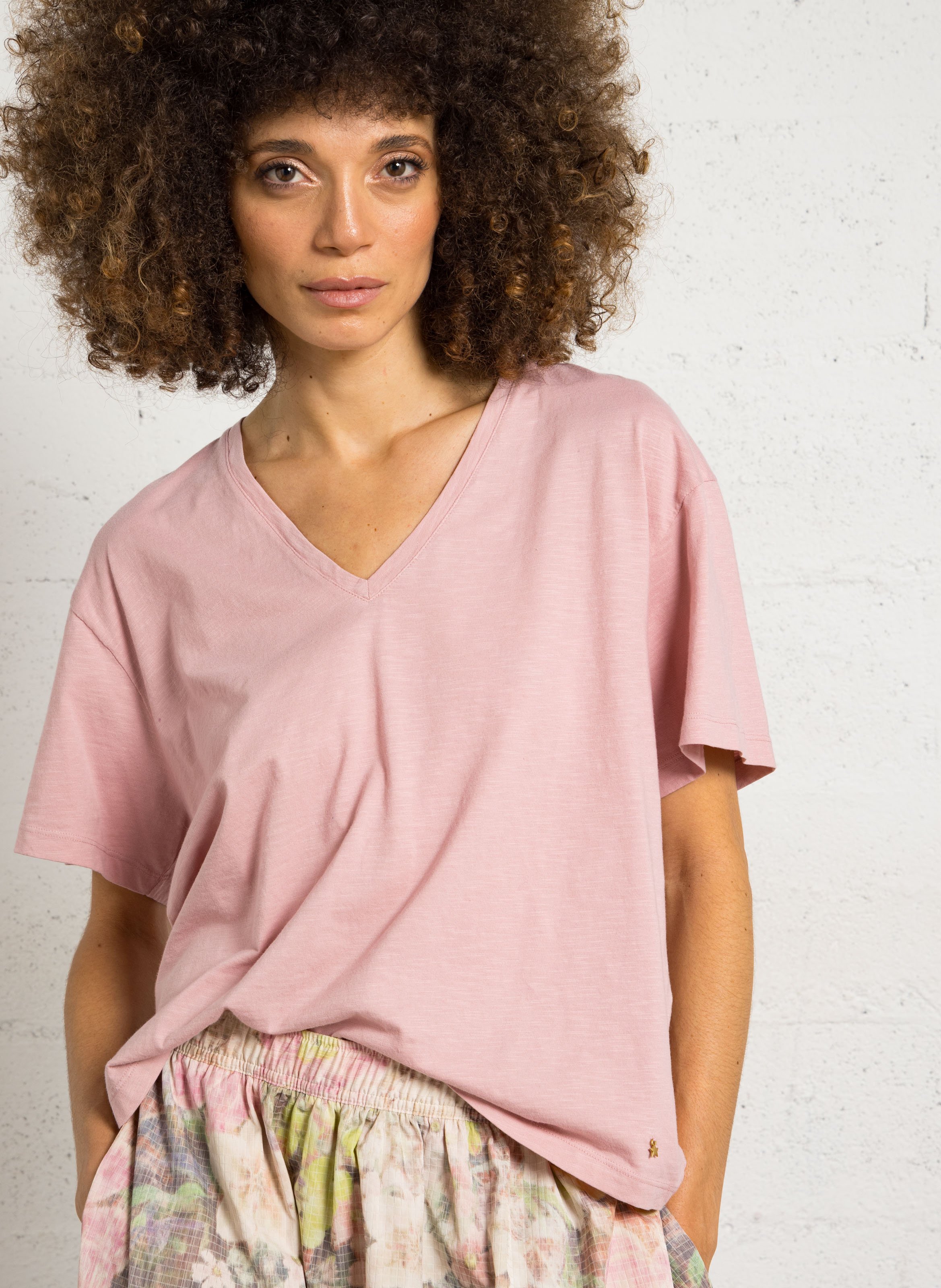 Tee-shirt ample col V en coton DES PETITS HAUTS Rose