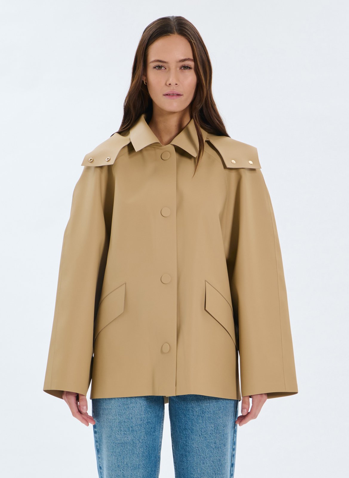 Weite einfarbige Knopfjacke ZAPA Beige