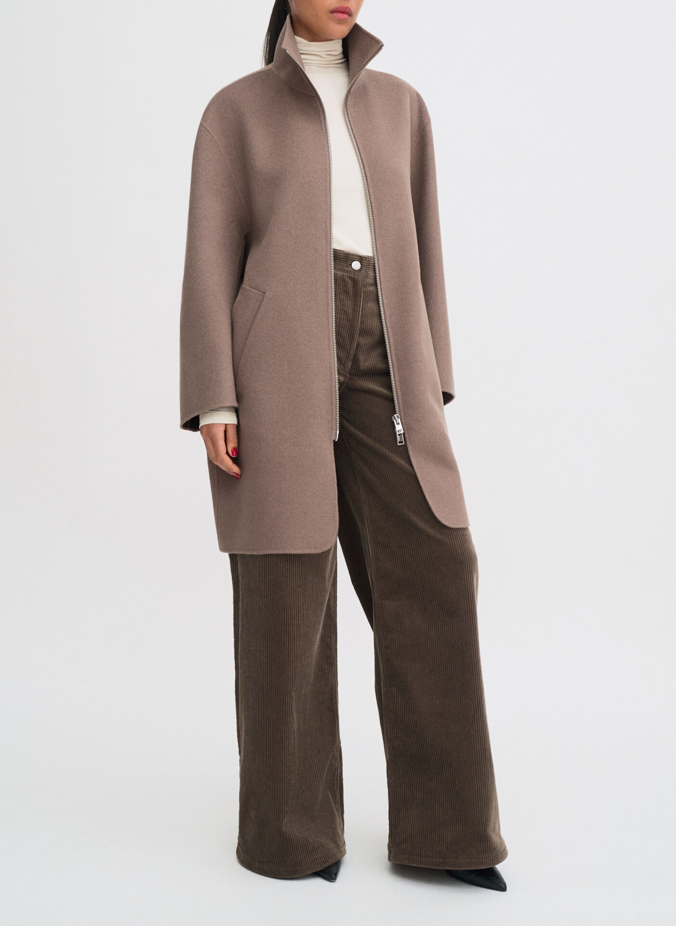 Einfarbiger Wollmantel mit Stehkragen FILIPPA K Braun
