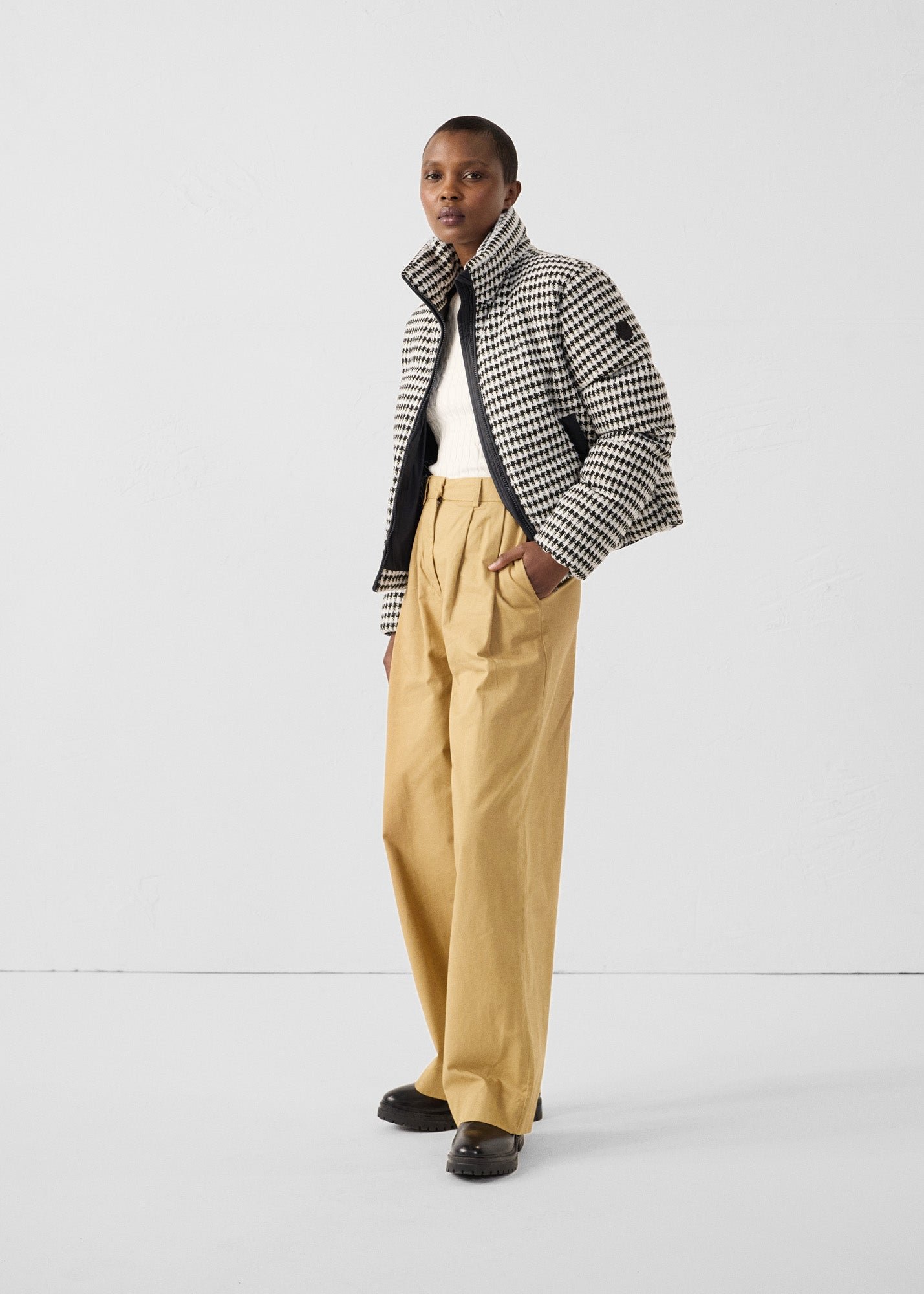 Puffer cold weather jacket natural/black akira multicolor White