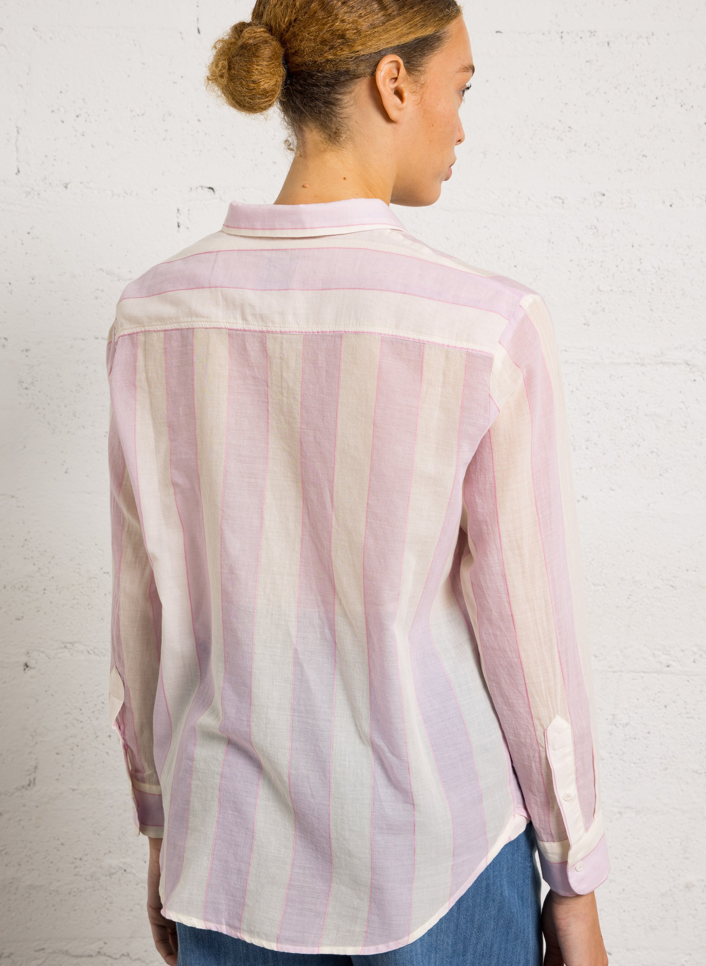 Ruimvallende, gestreepte, katoenen blouse met klassieke kraag SACRECOEUR Roze