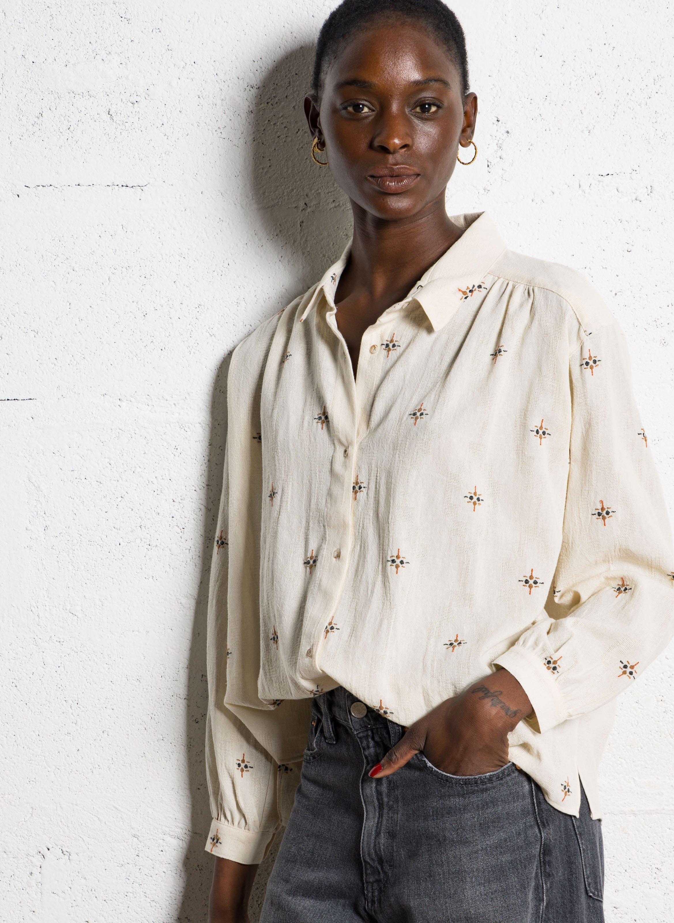 Chemise oversize en coton brodé SACRECOEUR Beige