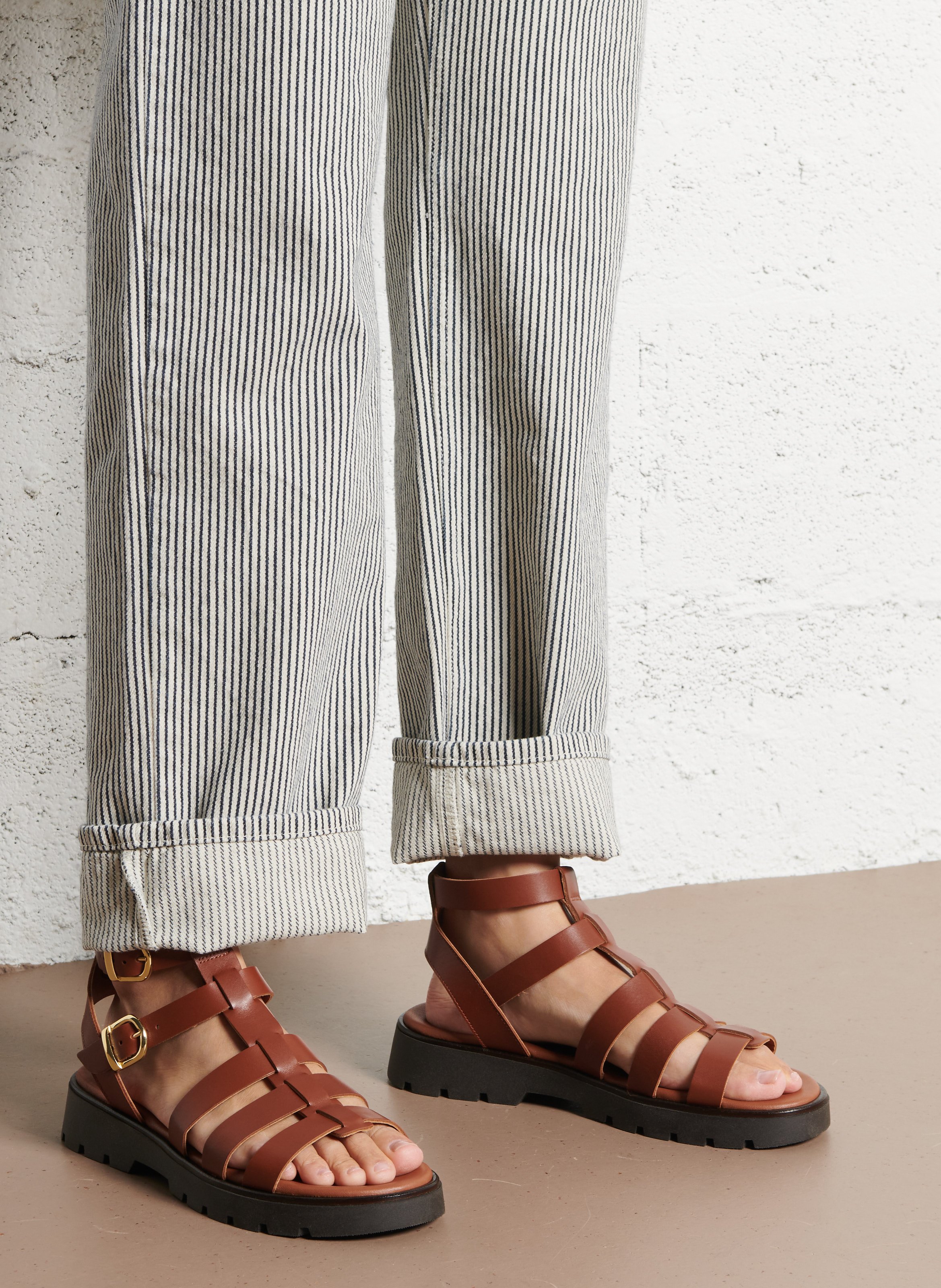 Flache Ledersandalen BOCAGE Braun