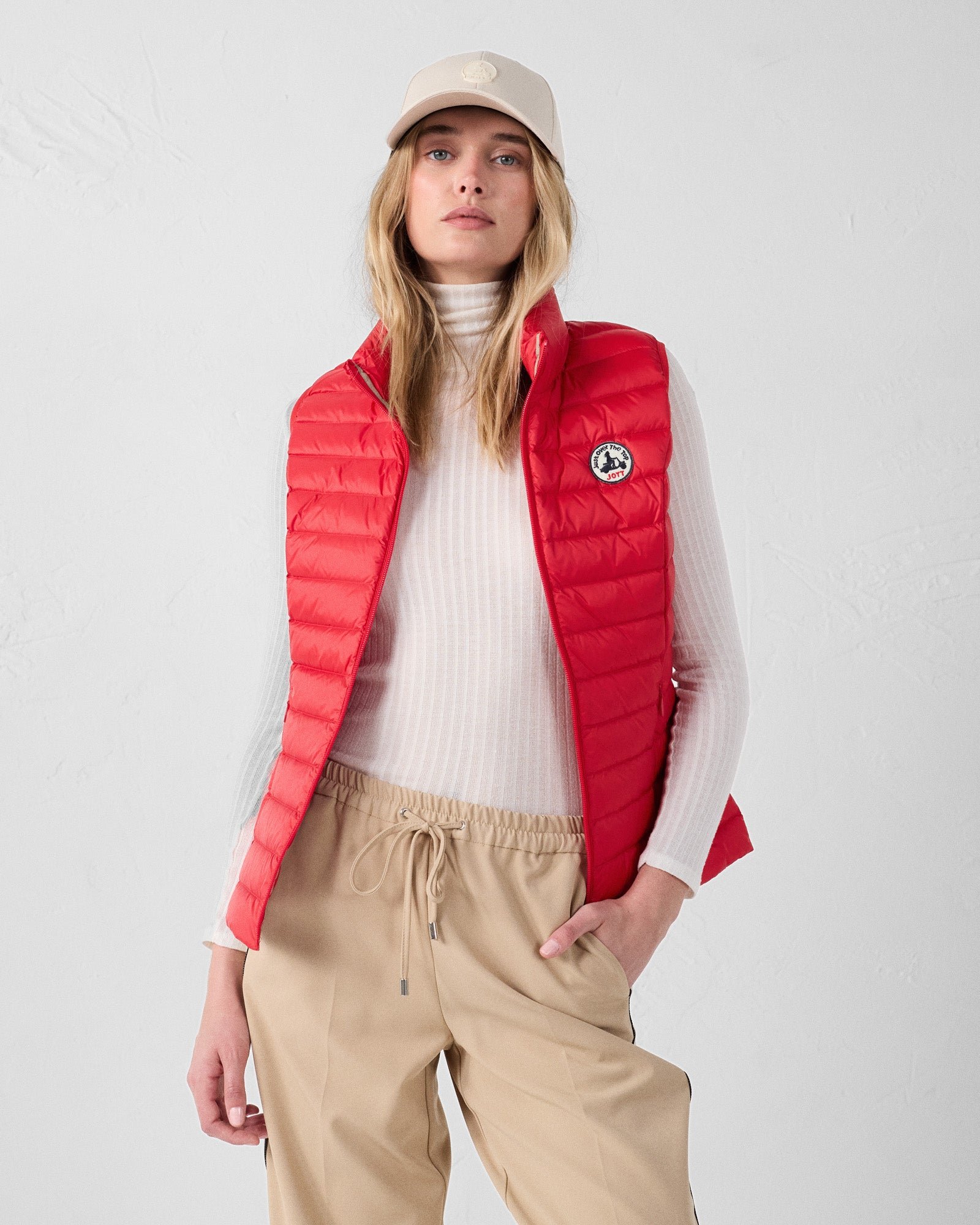 Sleeveless lightweight down vest seda Red