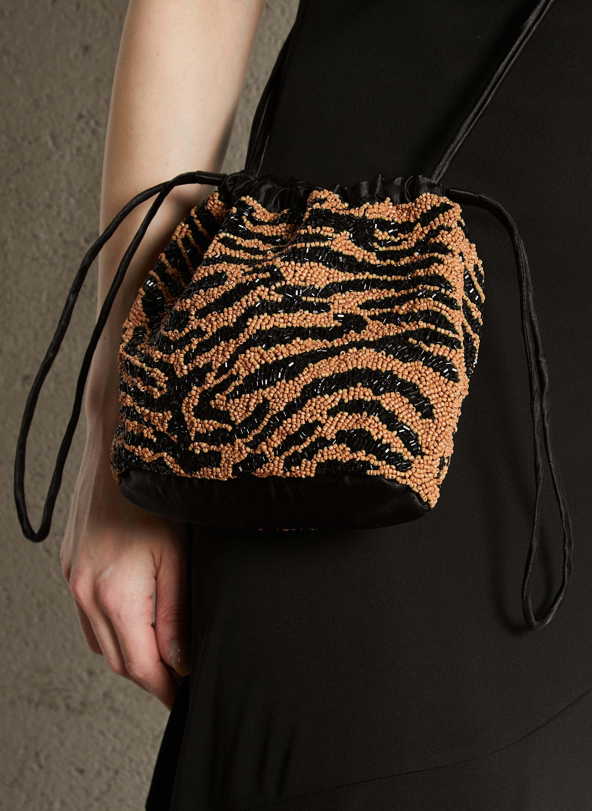 Gepäckträger mit Perlendetails und Mustern BECKSONDERGAARD Braun