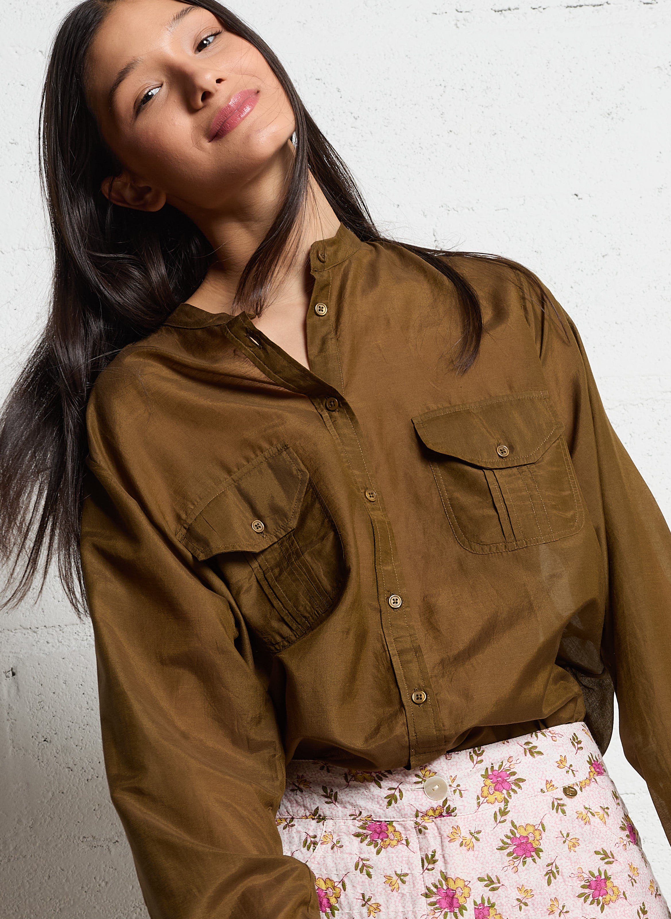 Chemise col rond en coton et en soie mélangés Kaki