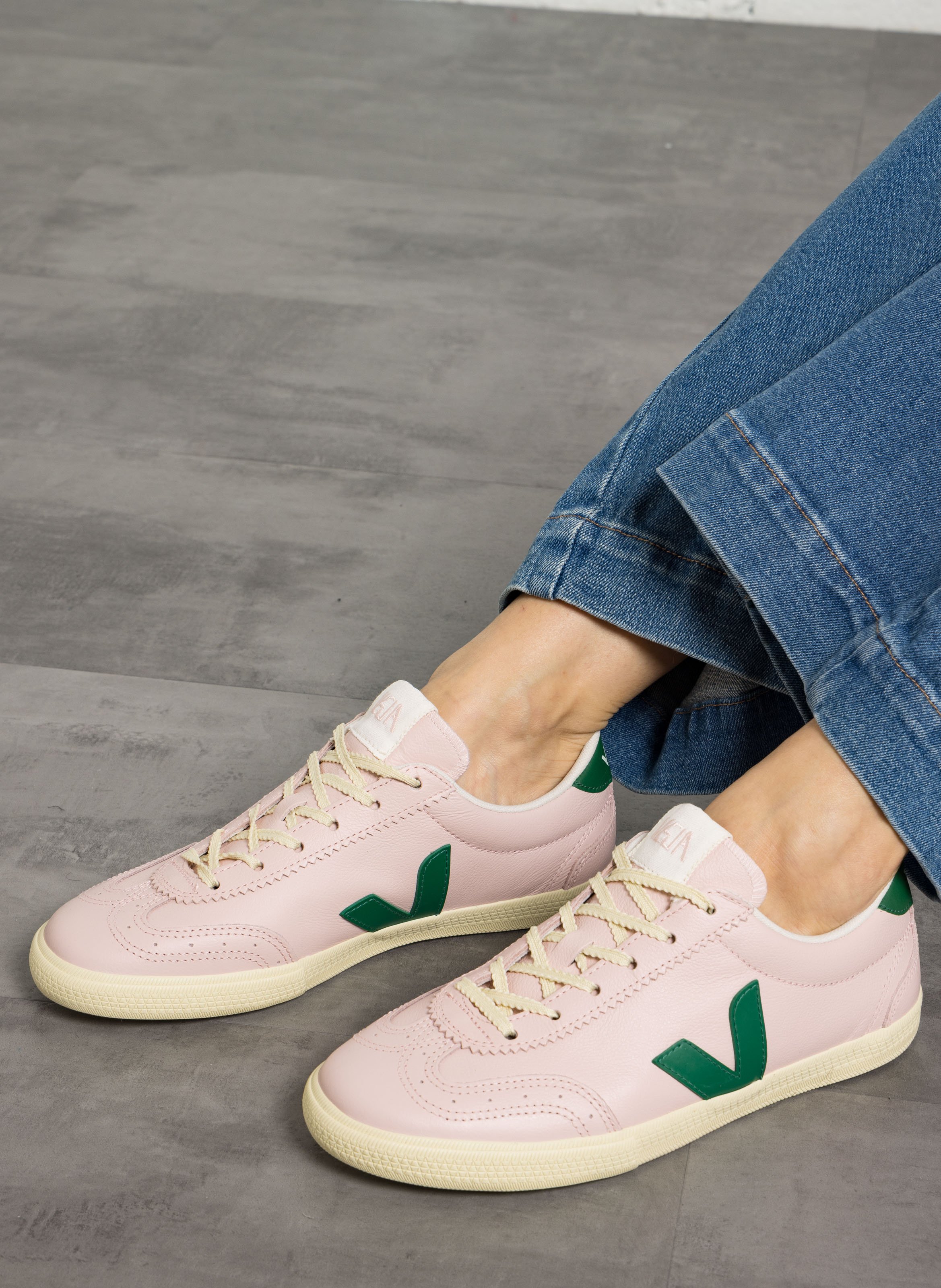 . VEJA Pink