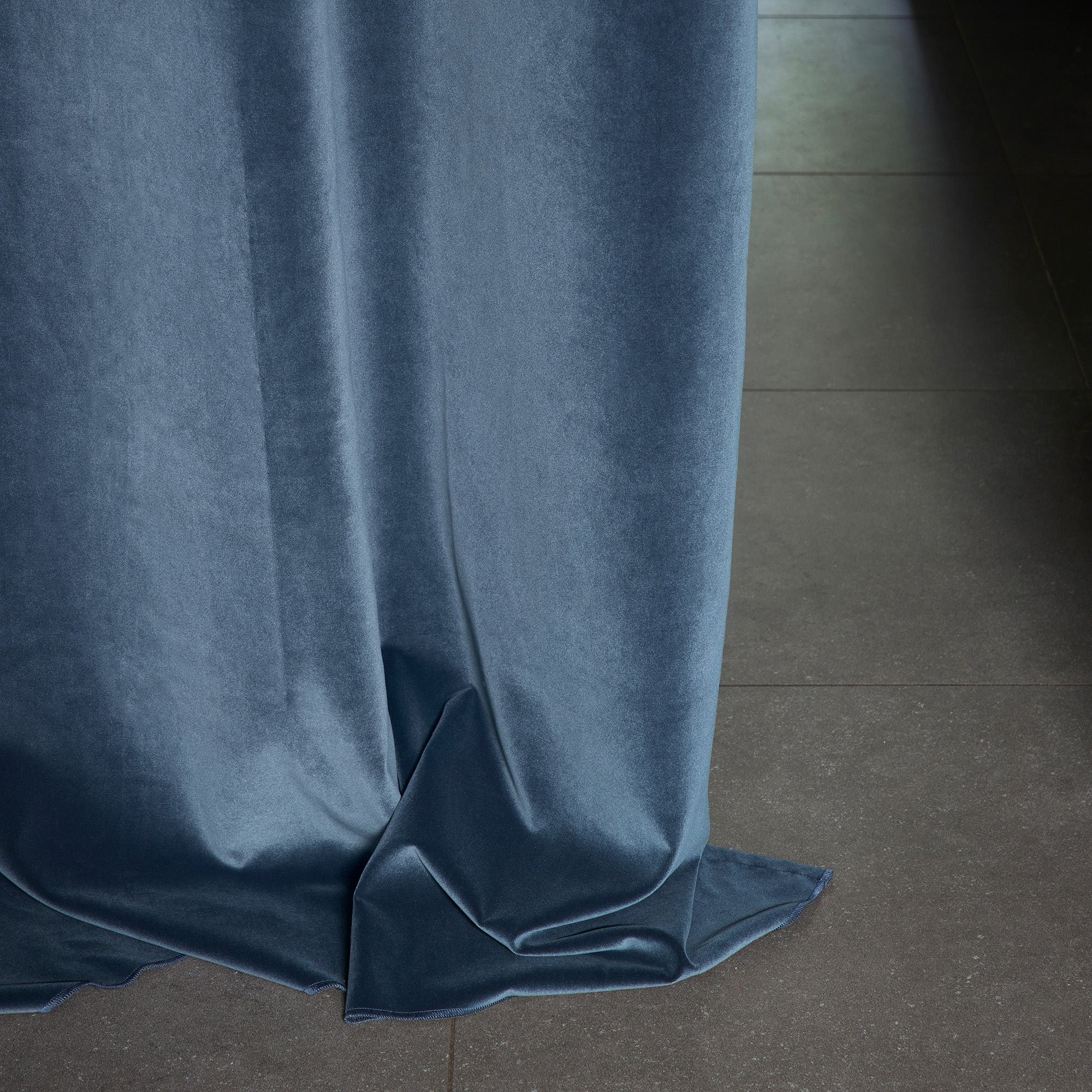 AQUARELA - Curtain with golden eyelets MADURA Blue