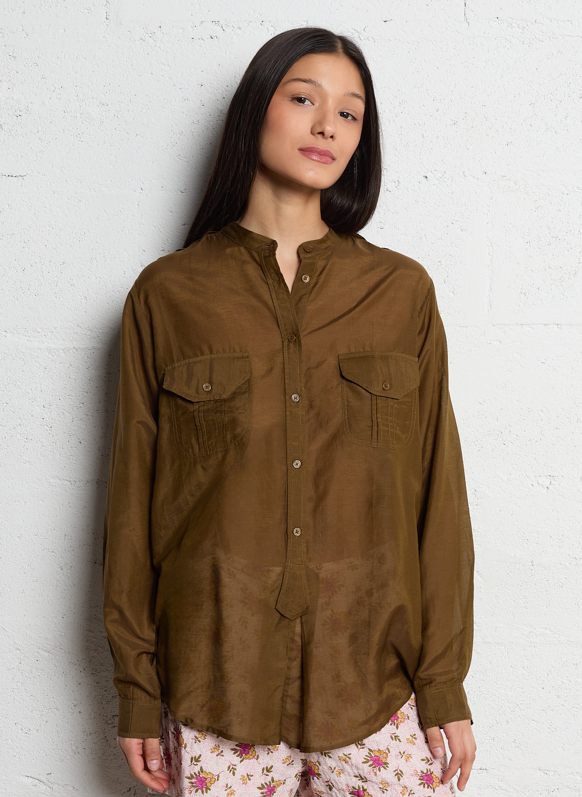 Chemise col rond en coton et en soie mélangés Kaki