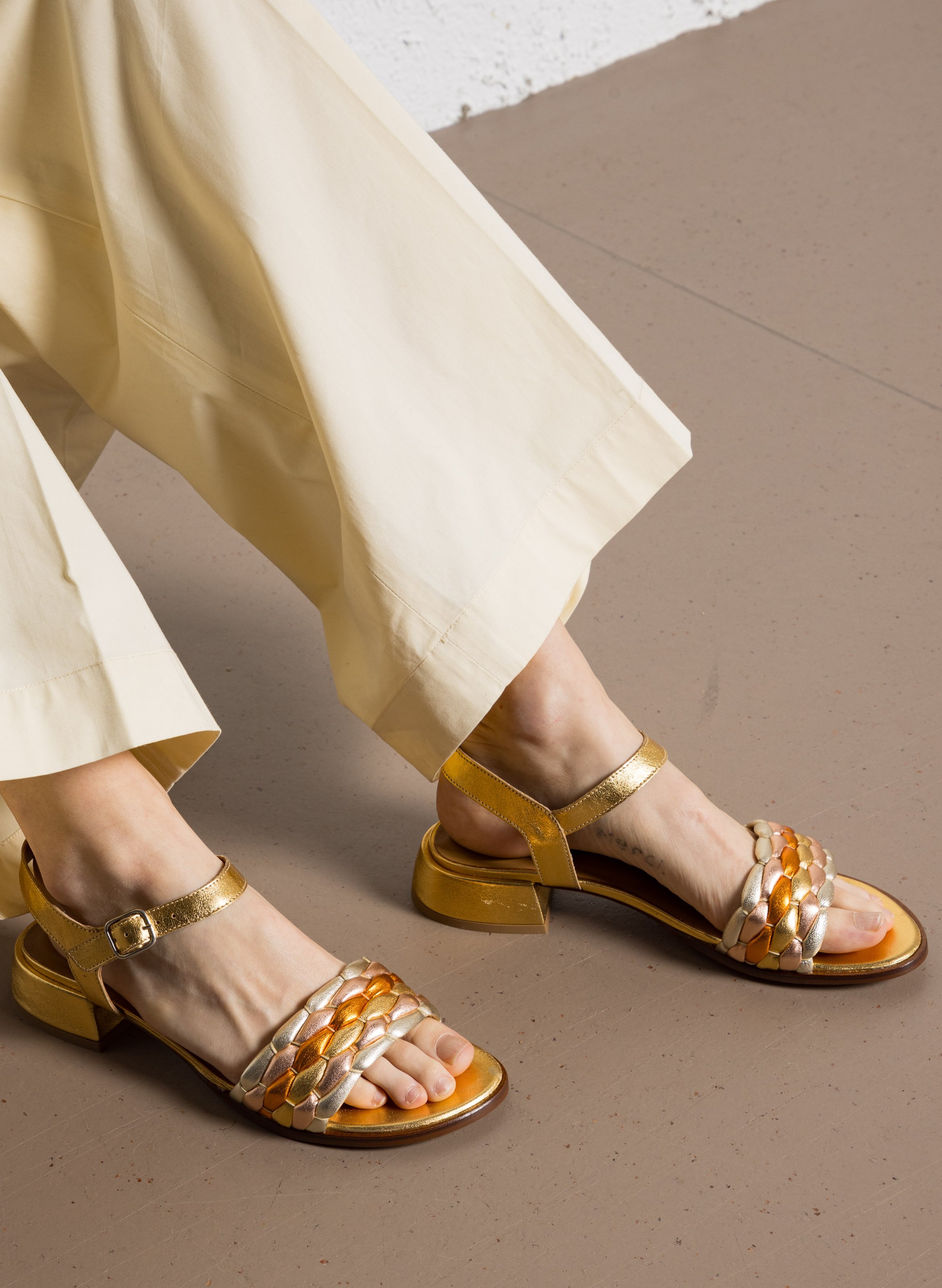 Sandales à talon en cuir métallisé Multicolore