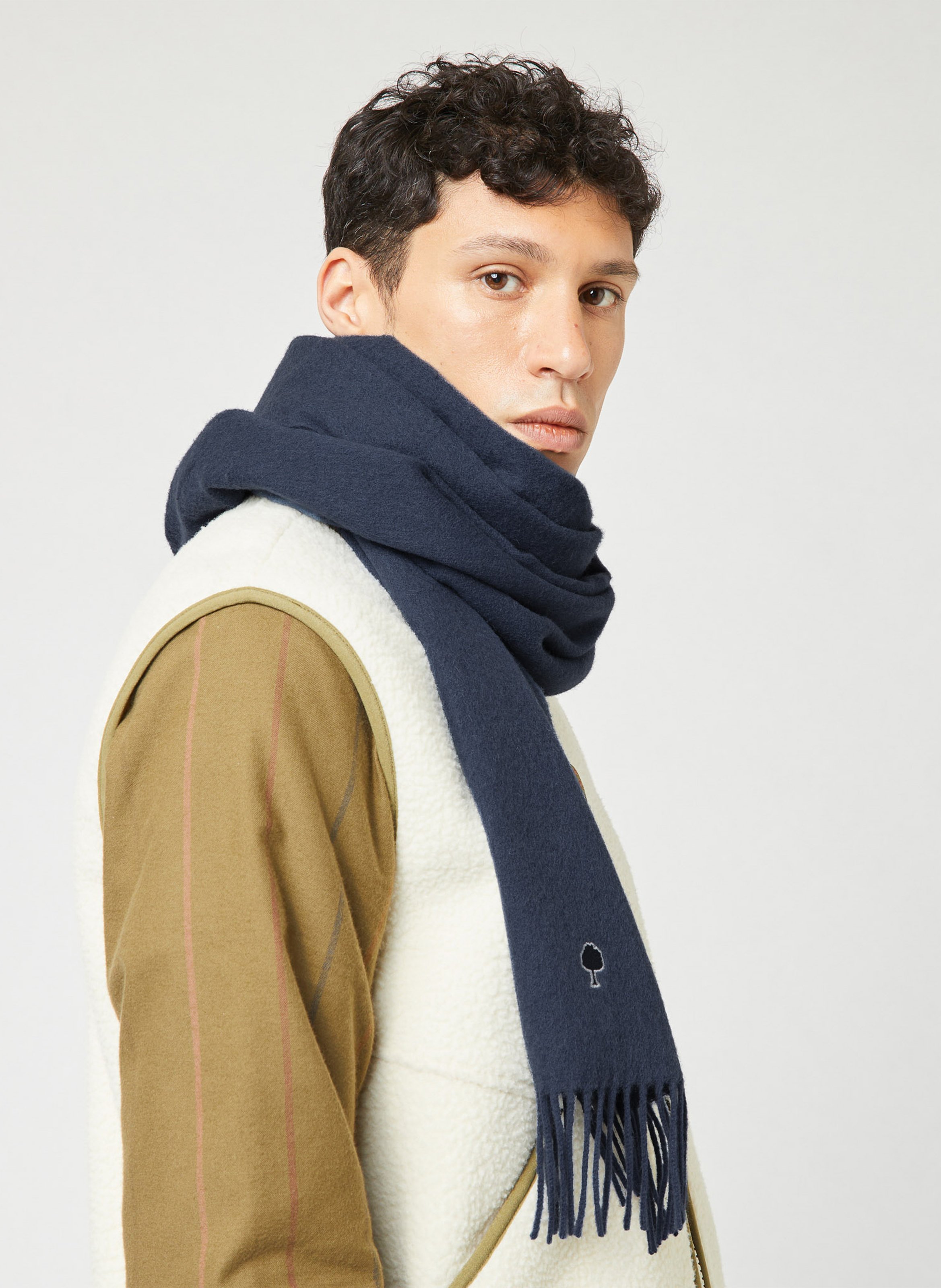 Einfarbiger Schal mit besticktem Logo aus Wolle FAGUO