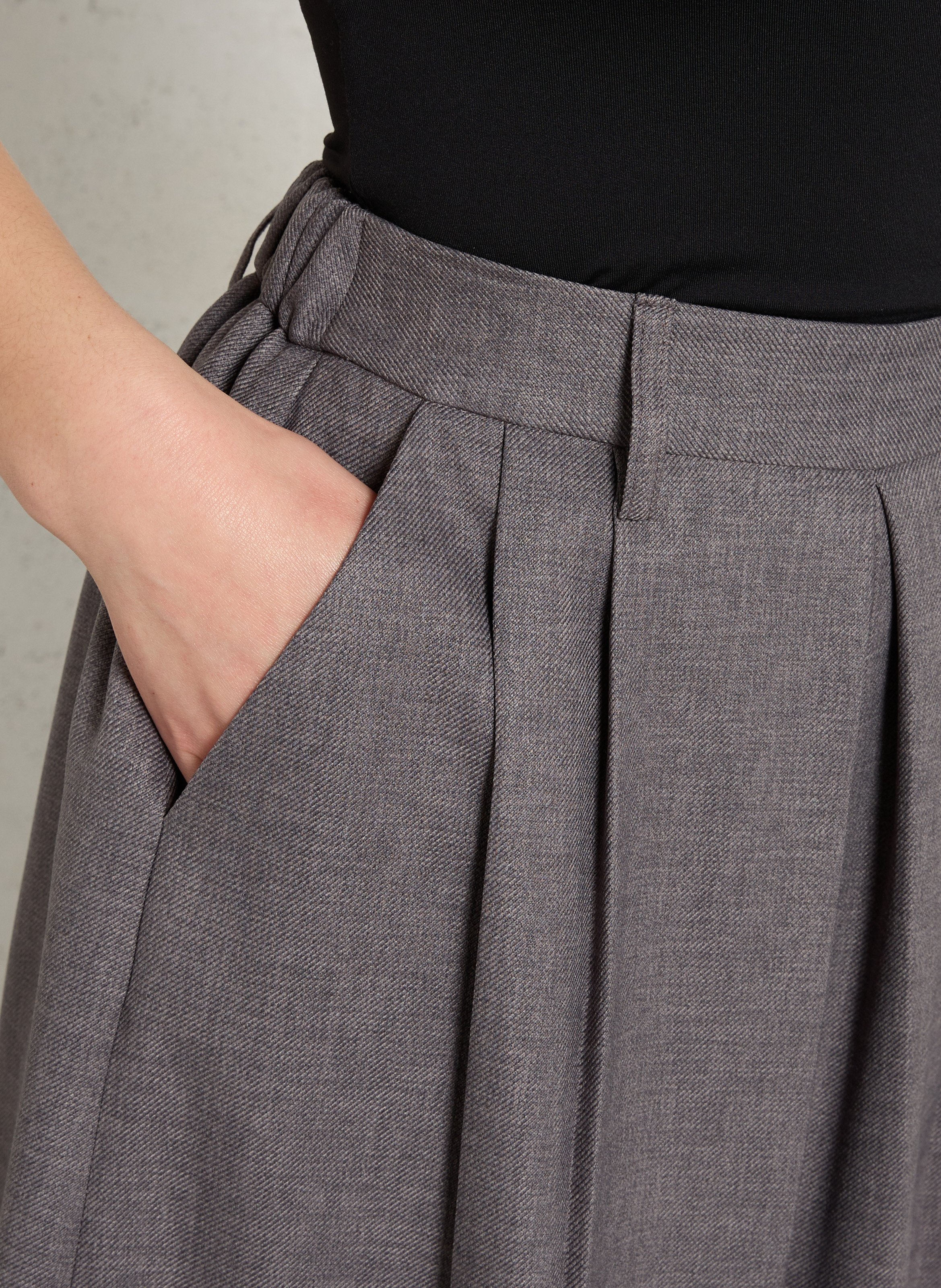 Weit geschnittene Hose MAISON 123 Grau