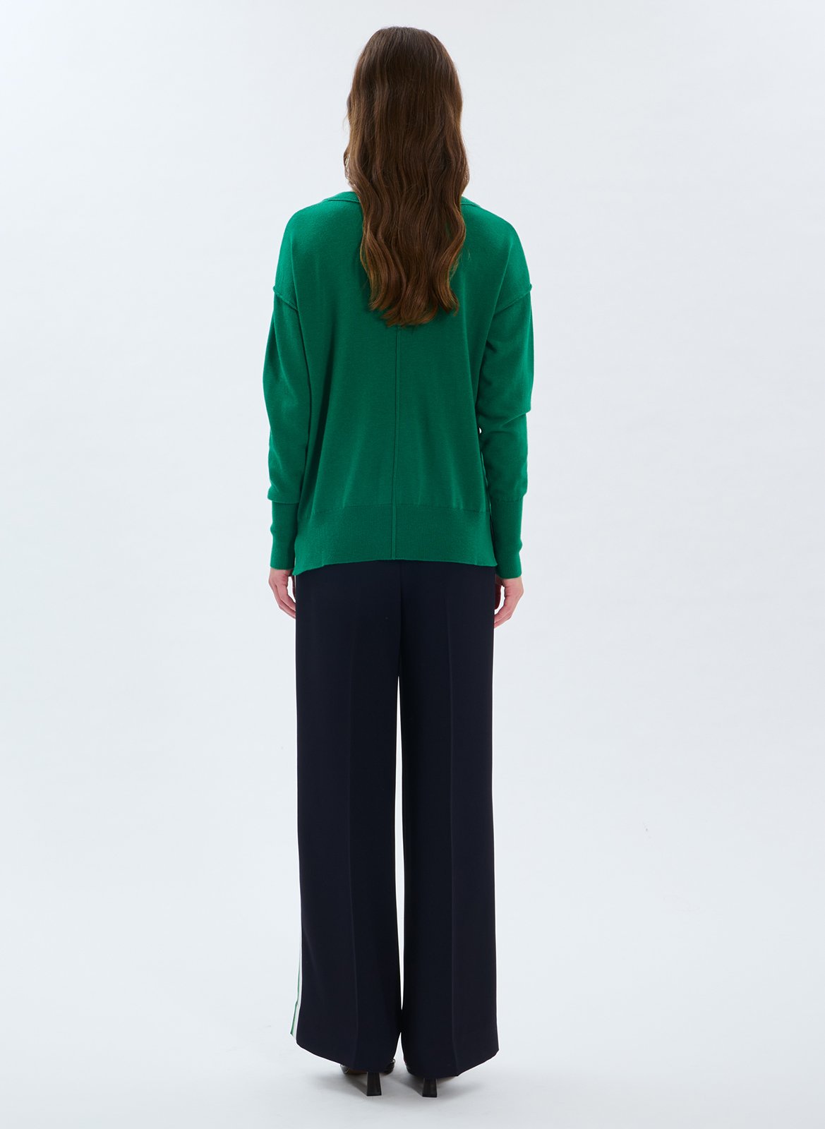 Solid V-neck straight fit sweater ZAPA Green