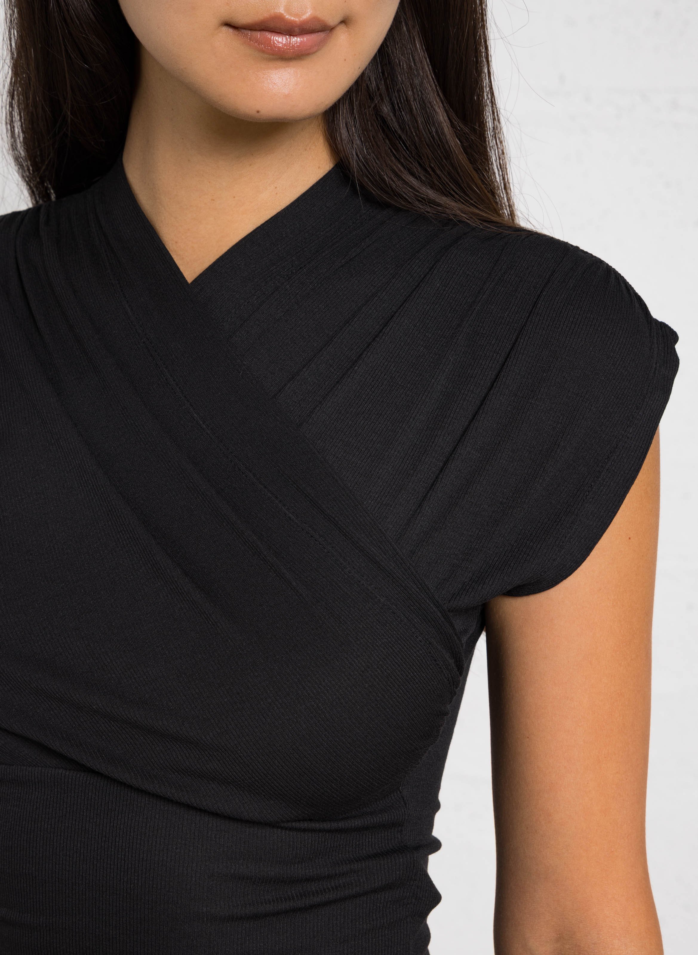 Sleeveless pleated t-shirt IMPERIAL Black