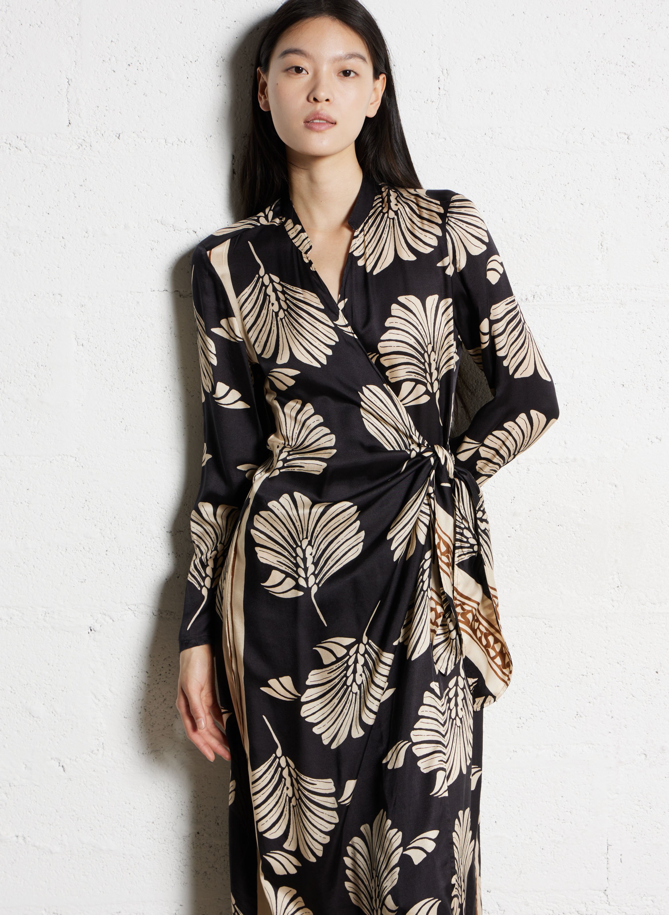 Bedrucktes Maxikleid aus 100% Viskose Schwarz