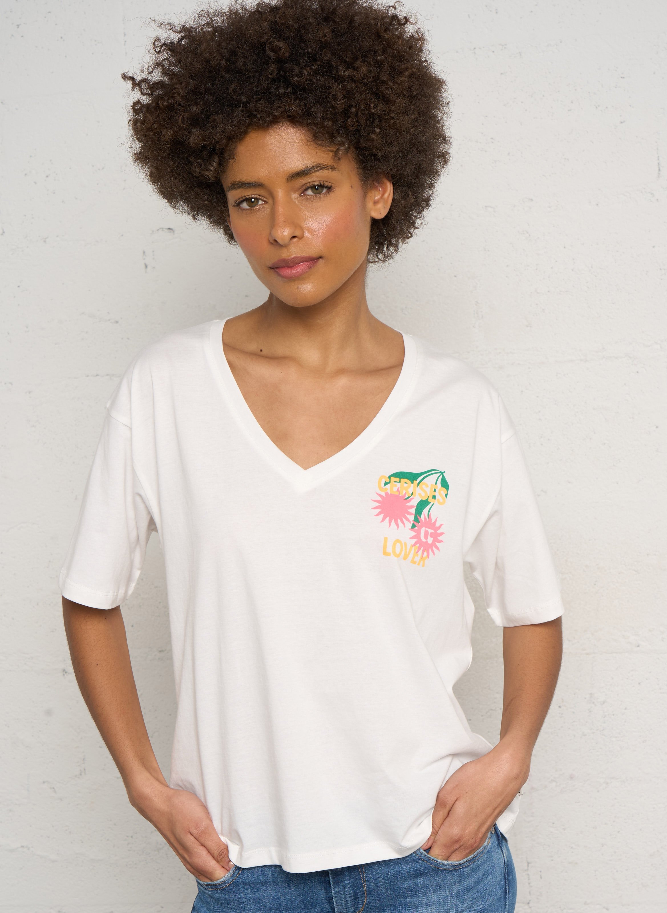 T-Shirt mit V-Ausschnitt aus bedruckter Baumwolle LE TEMPS DES CERISES