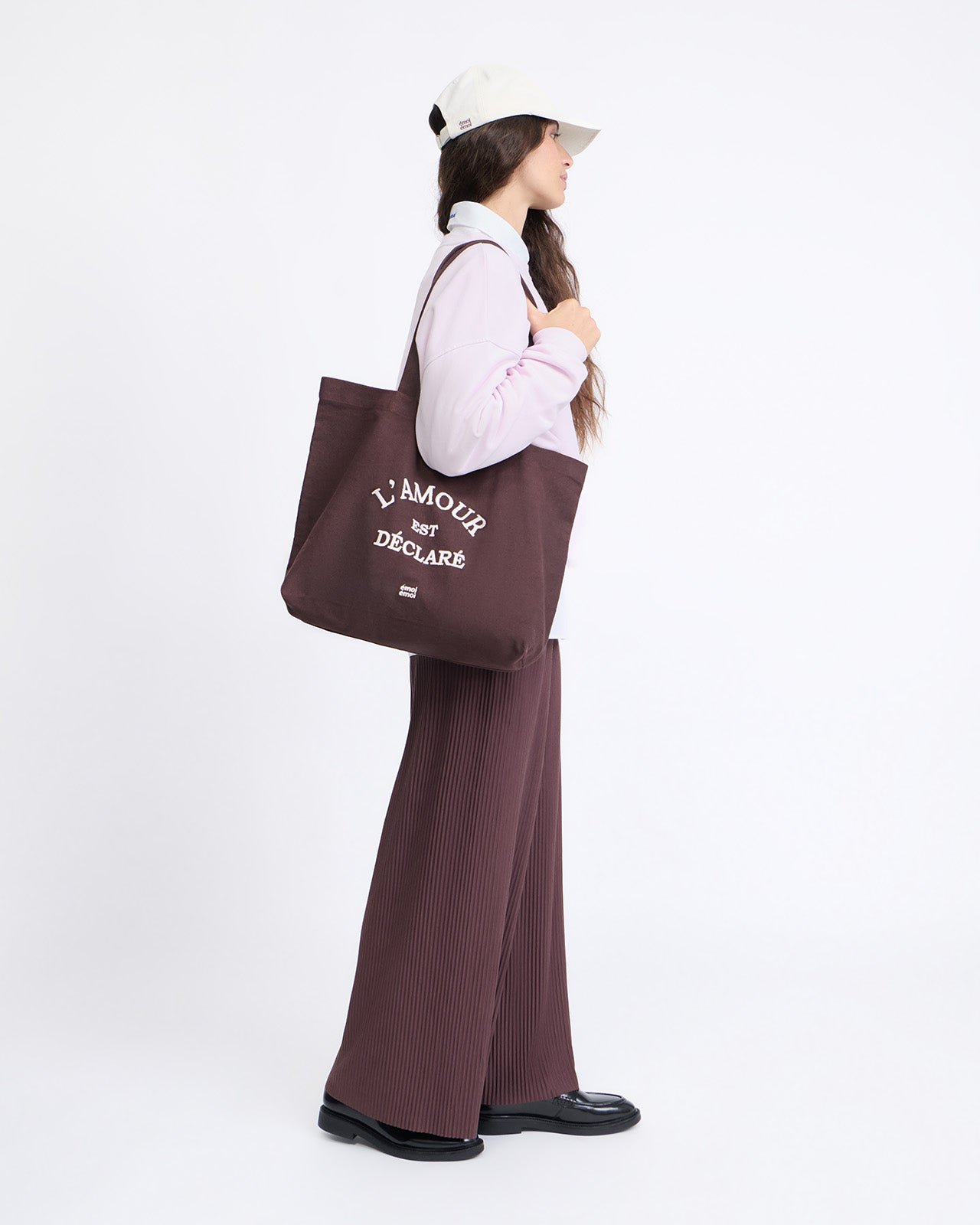 Embroidered tote bag "Love is Declared" EMOI EMOI Brown