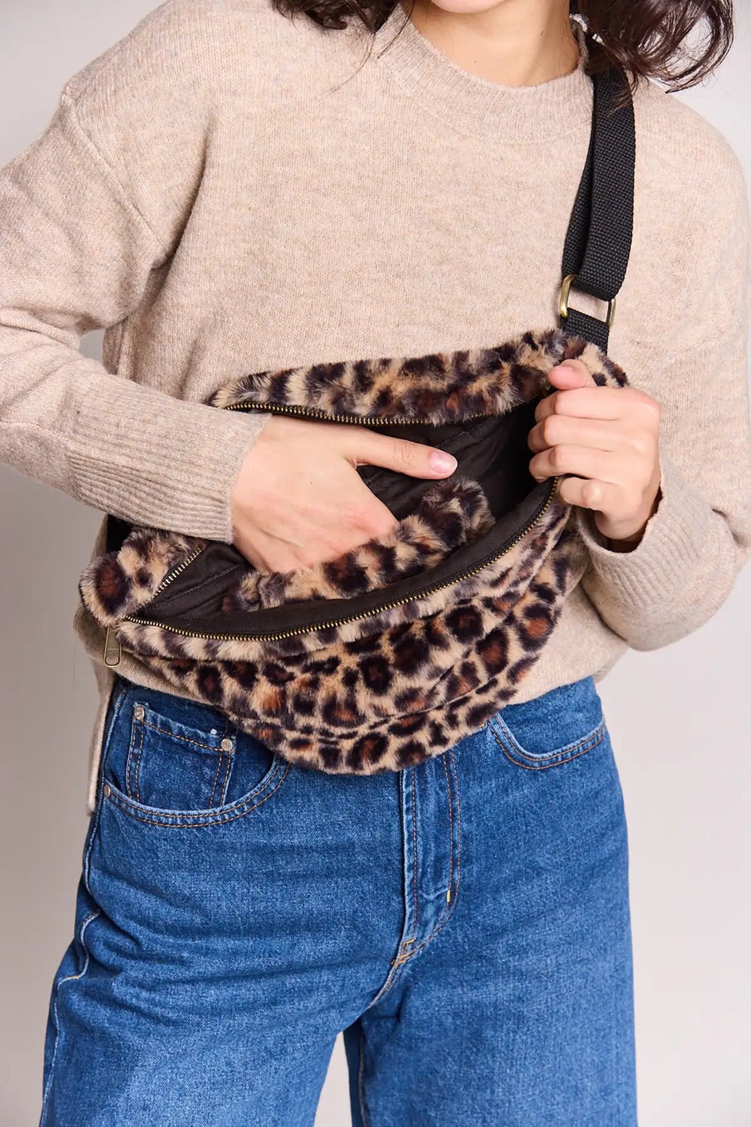 Cotton waist bag HINDBAG Brown