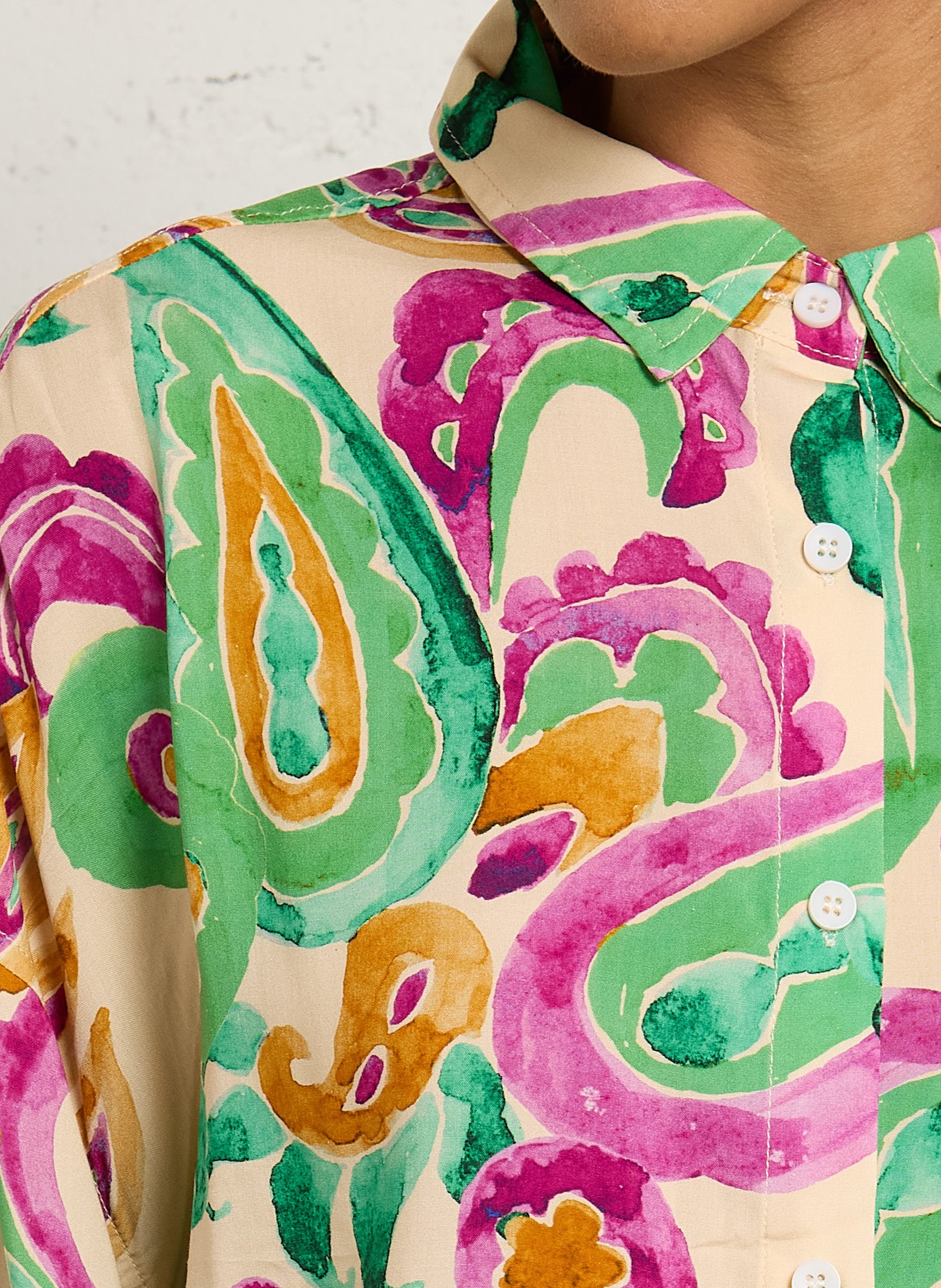 Oversize-Bluse mit klassischem Kragen und Print THE KORNER Mehrfarbig