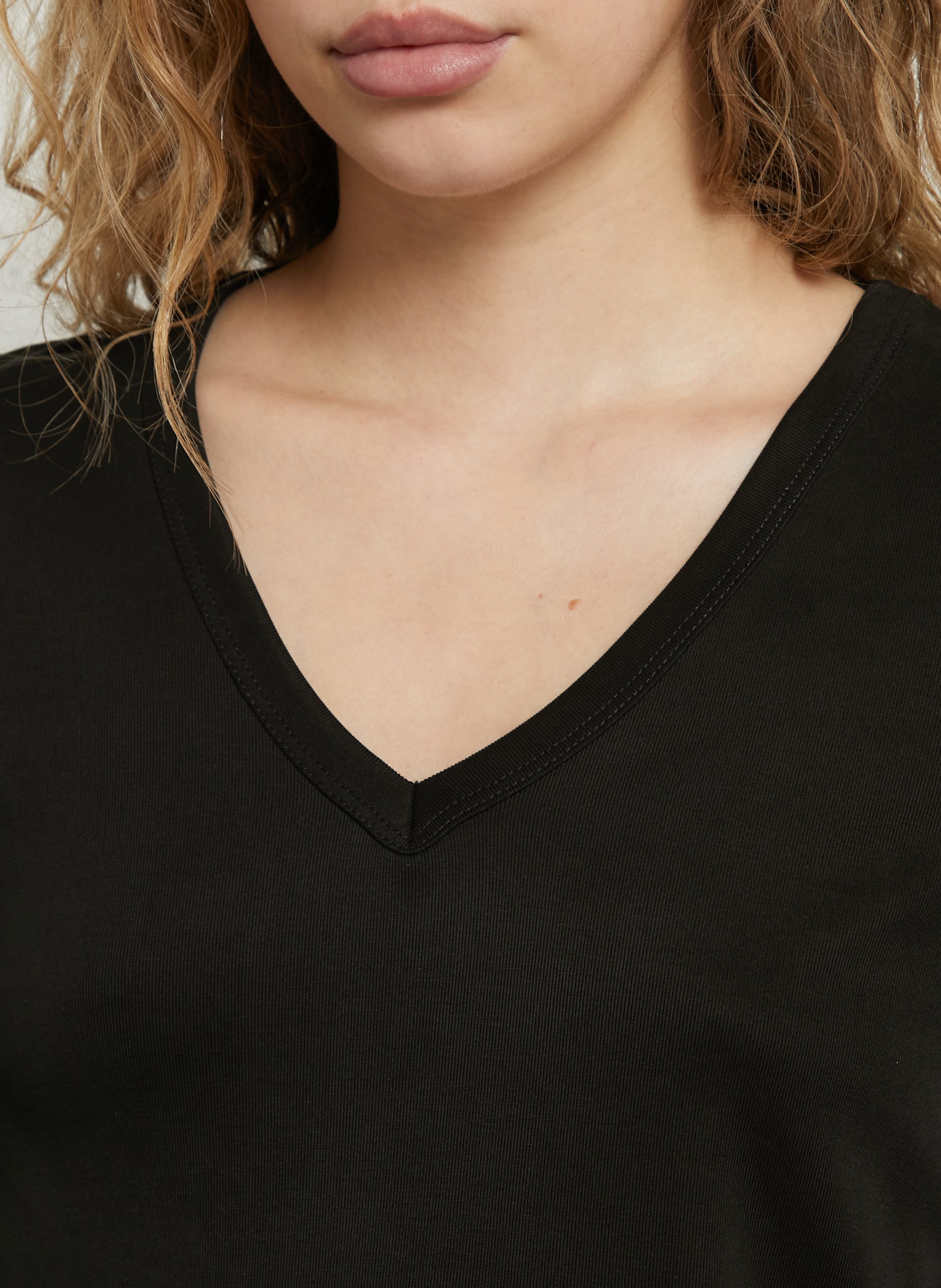 Straight-fit T-shirt met V-hals IMPERIAL Zwart