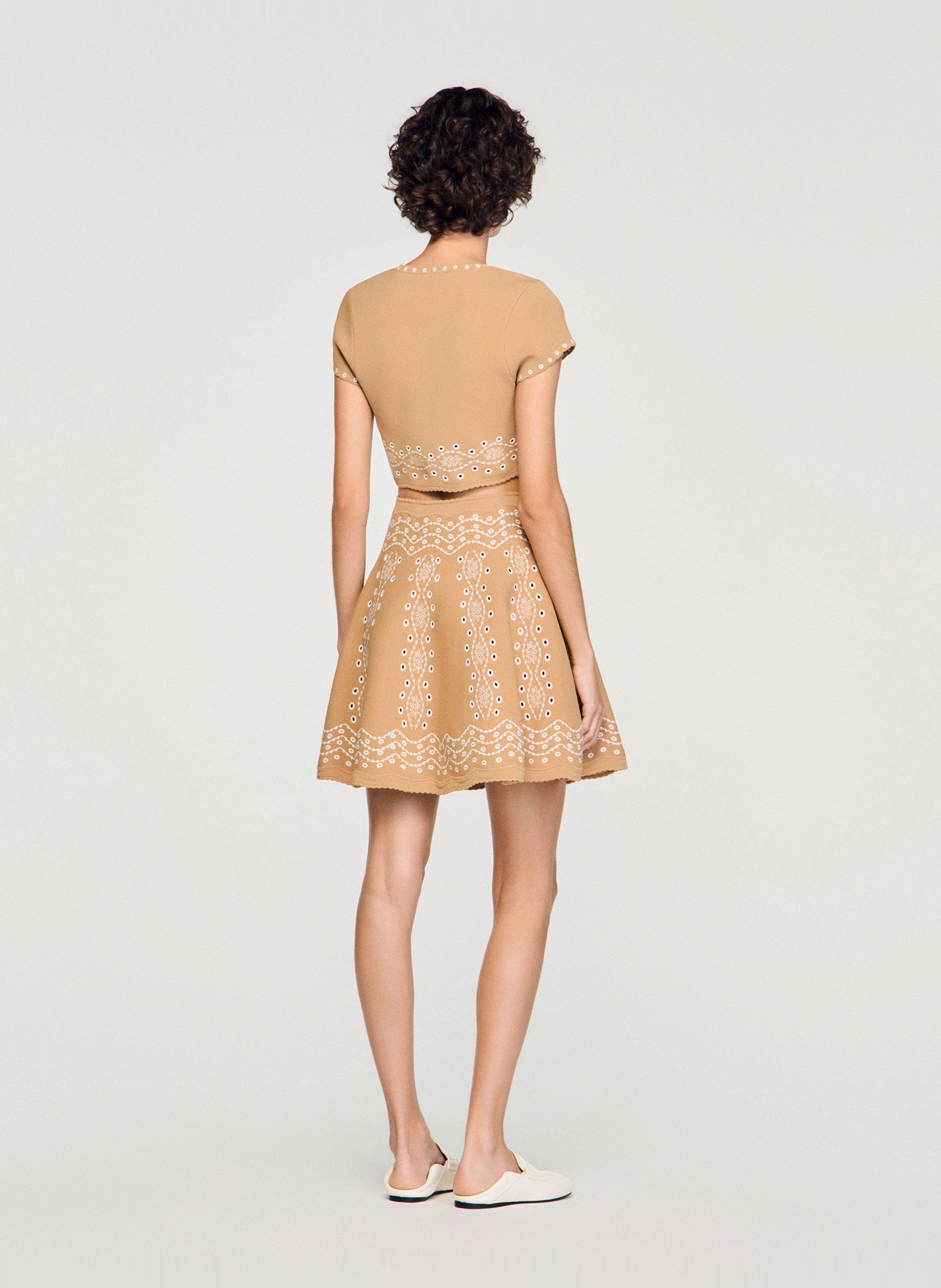 Korte uitlopende rok met borduursels SANDRO Beige