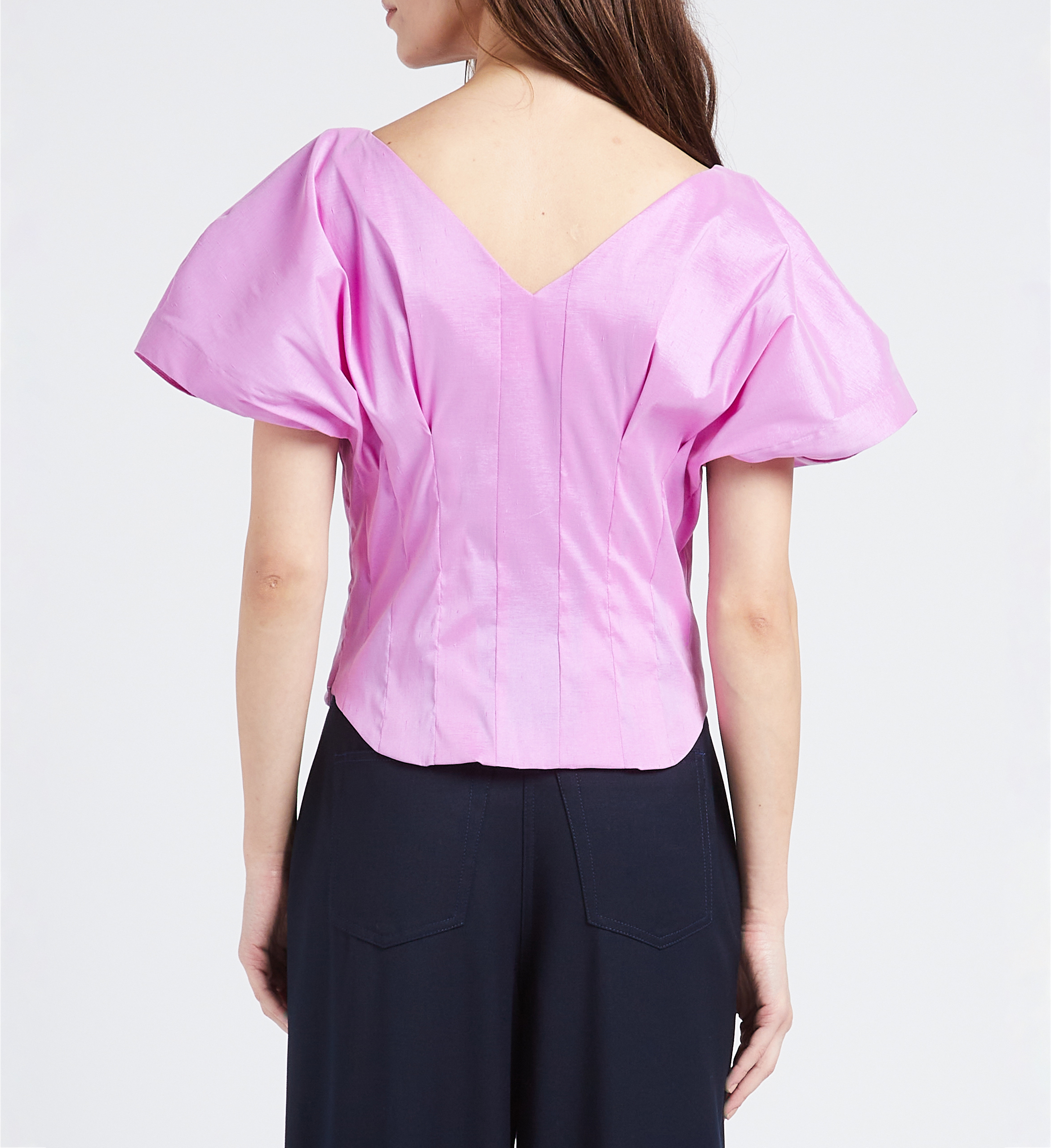 Korte, getailleerde top met V-hals COLLECTORS CLUB Roze