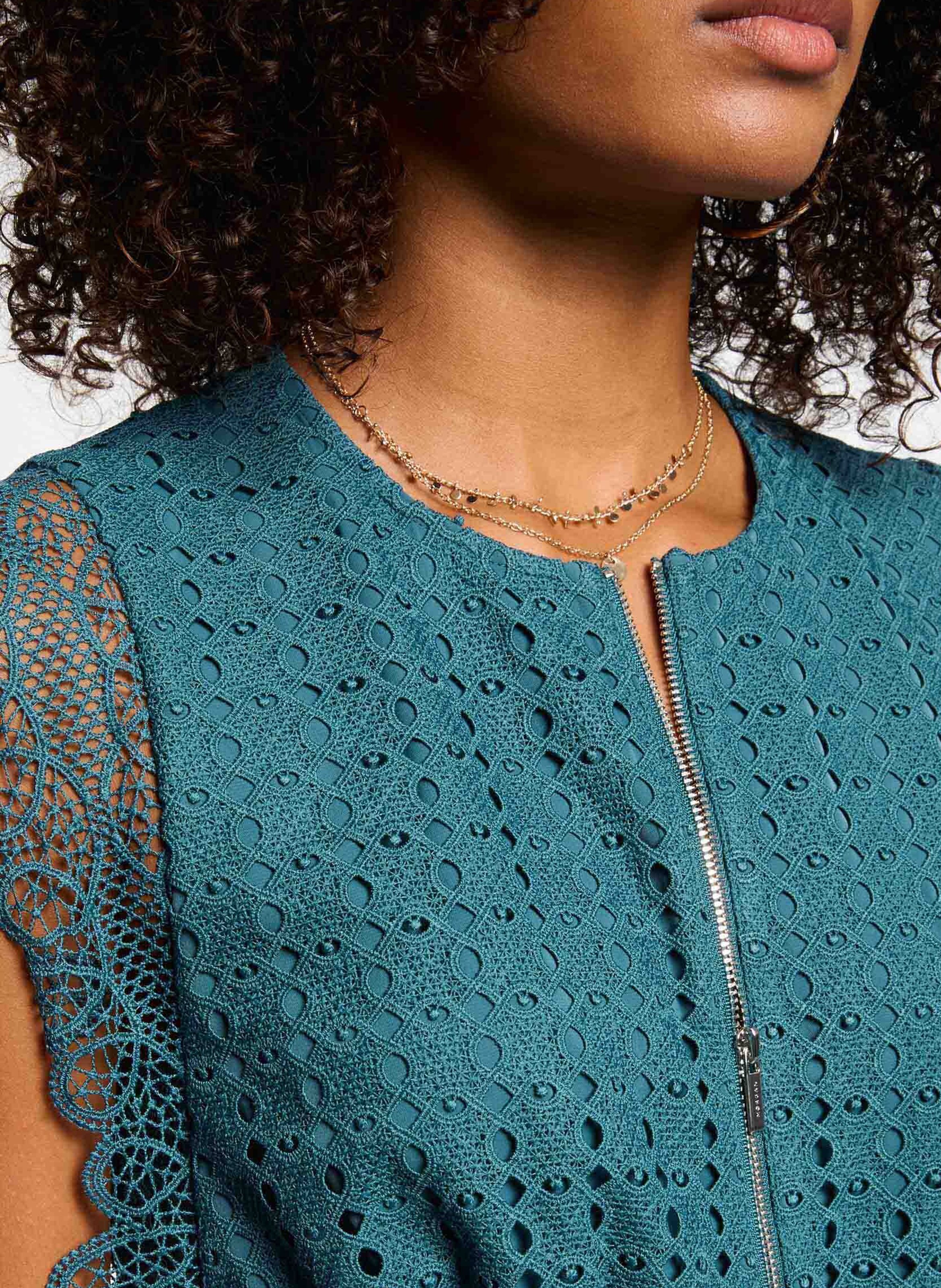 Short lace round-neck dress MORGAN Blue