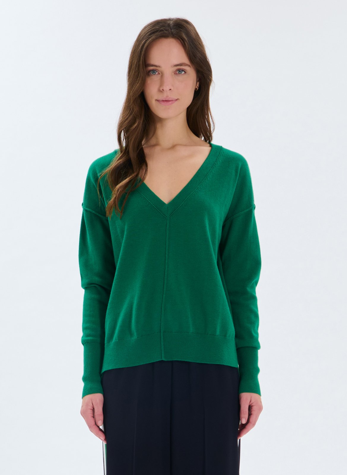 Solid V-neck straight fit sweater ZAPA Green