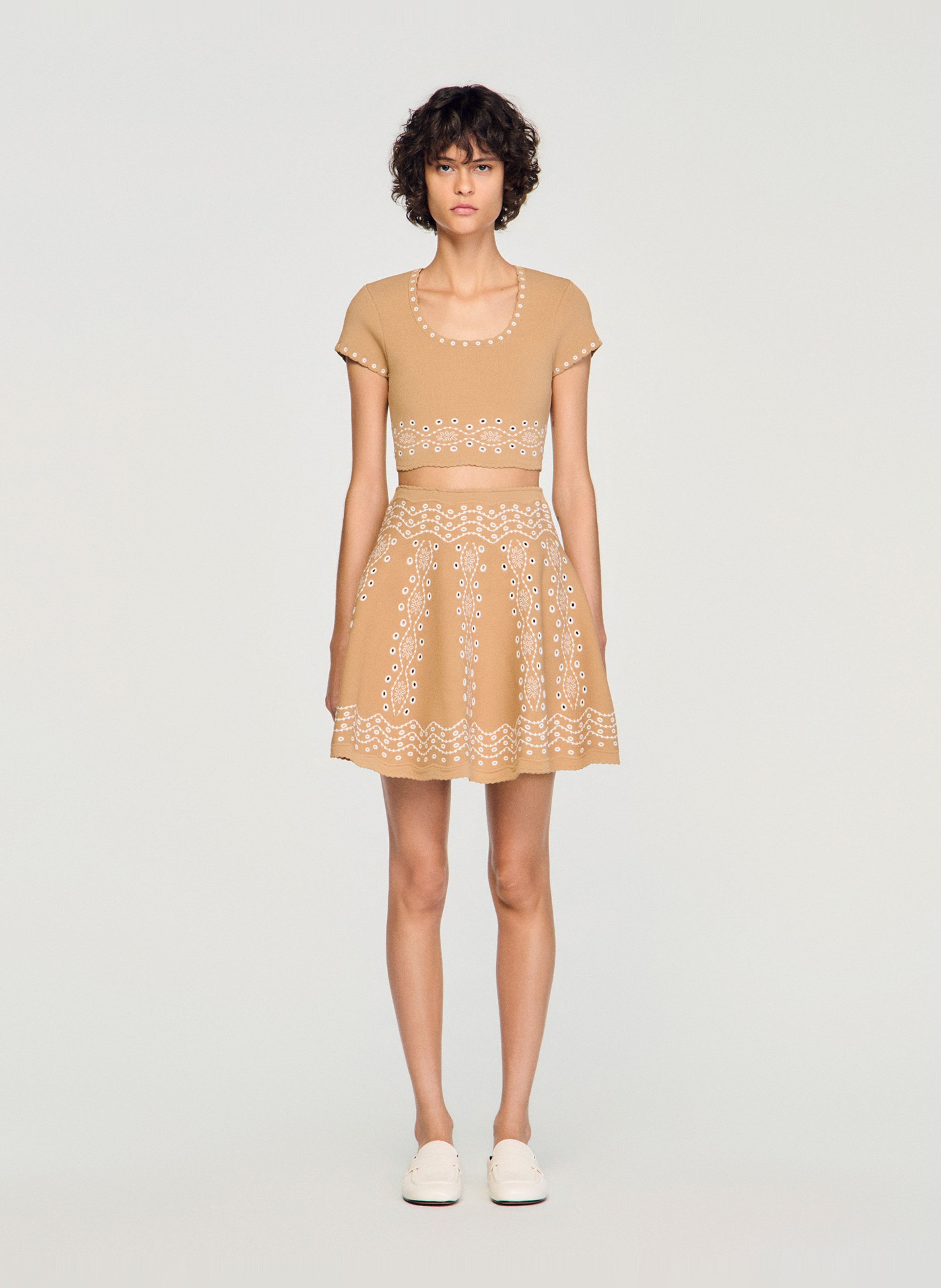 Korte uitlopende rok met borduursels SANDRO Beige