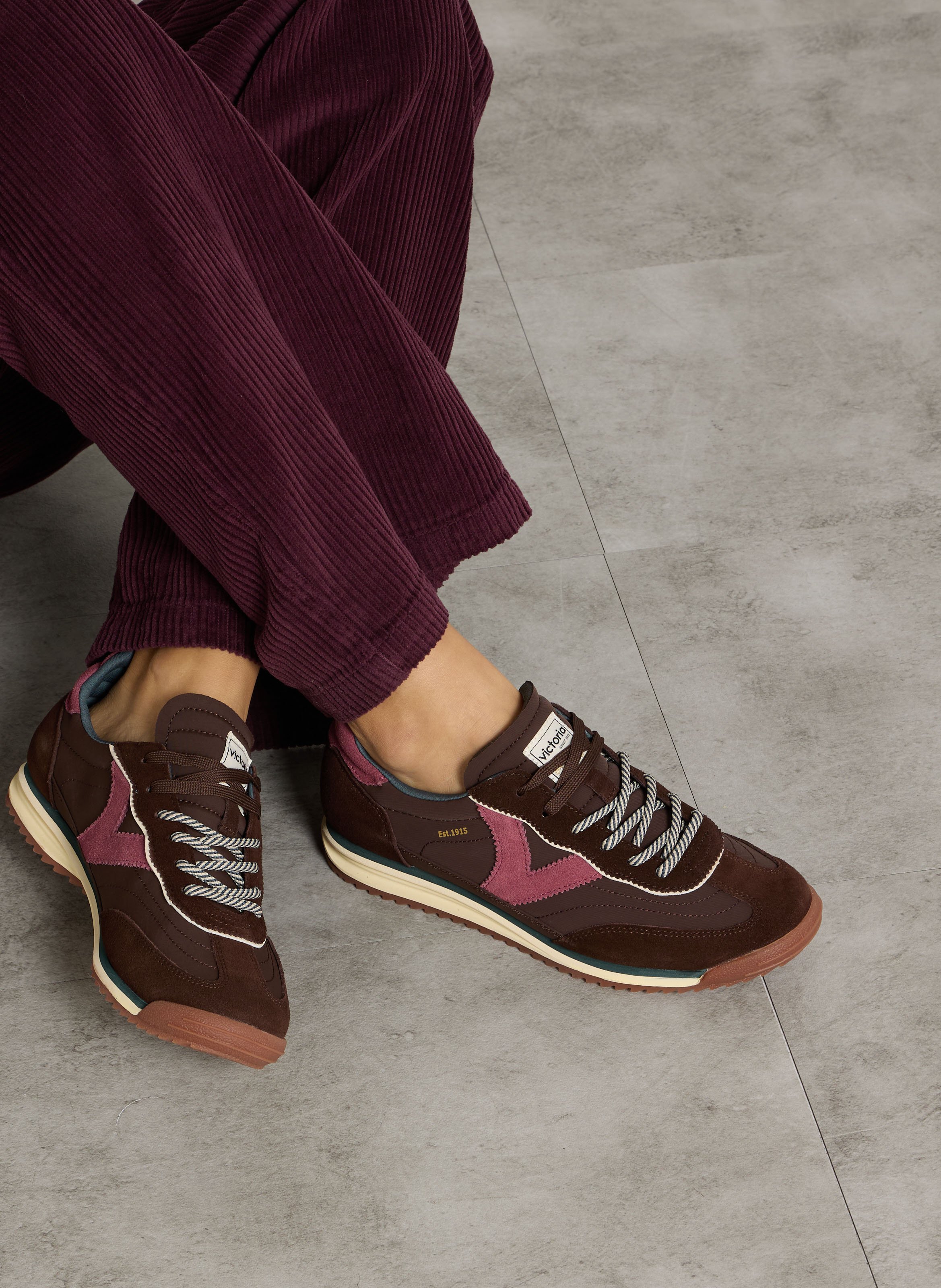 Niedrige Sneaker VICTORIA Braun