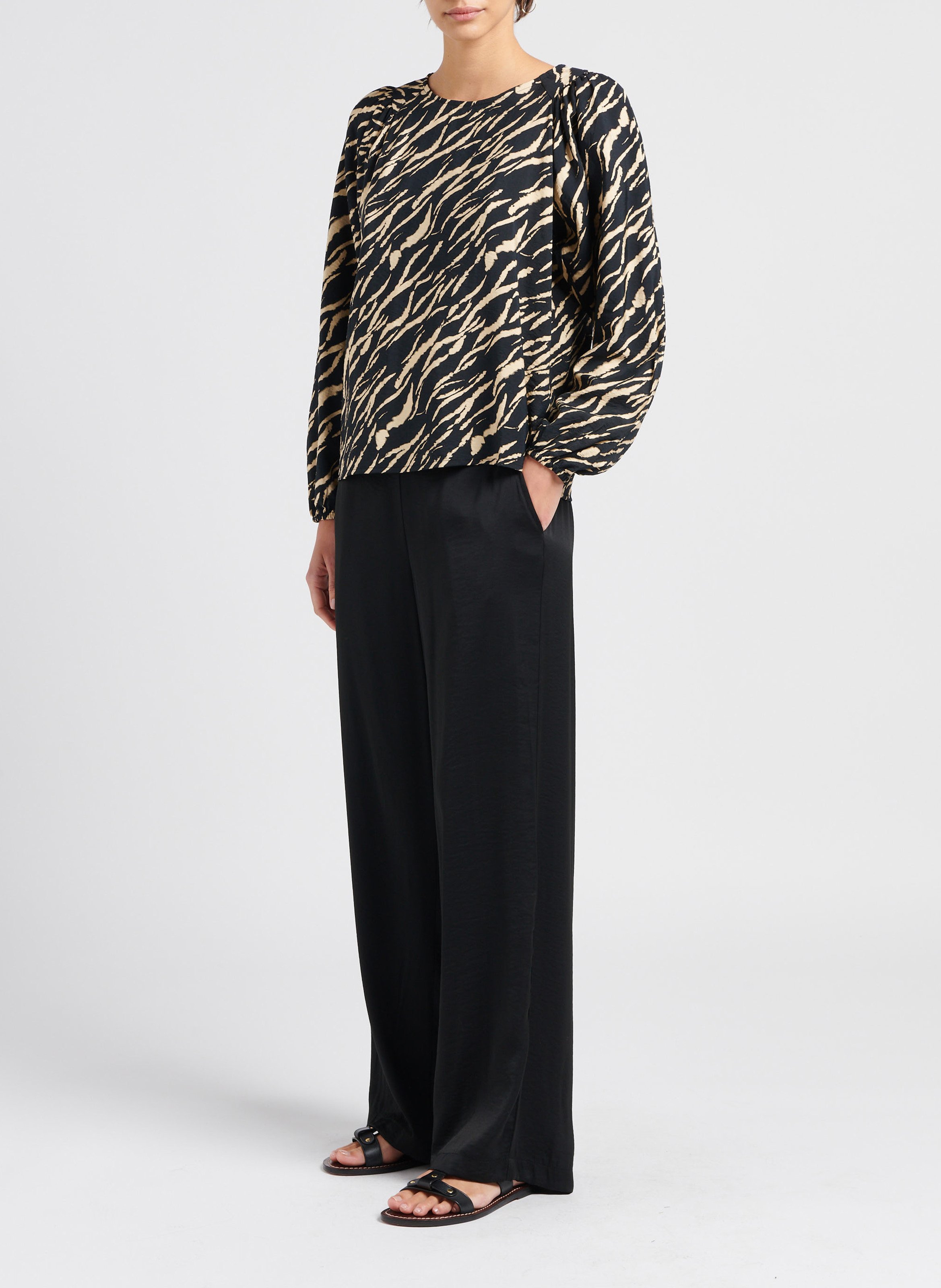 Top col rond en viscose mélangée MOSS COPENHAGEN Noir