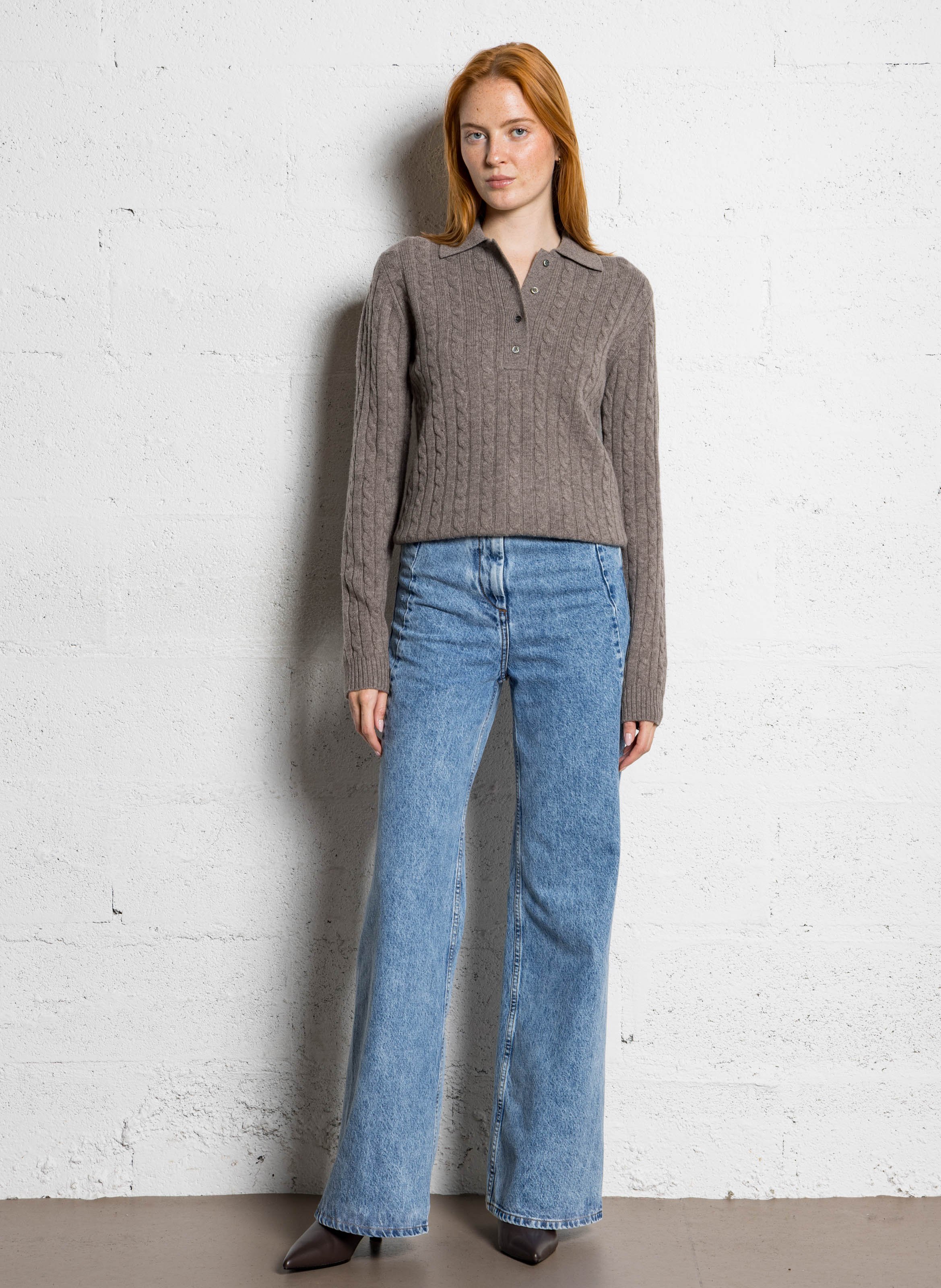 Pullover mit Polokragen aus verdrehtem Strick MARGAUX LONNBERG Beige