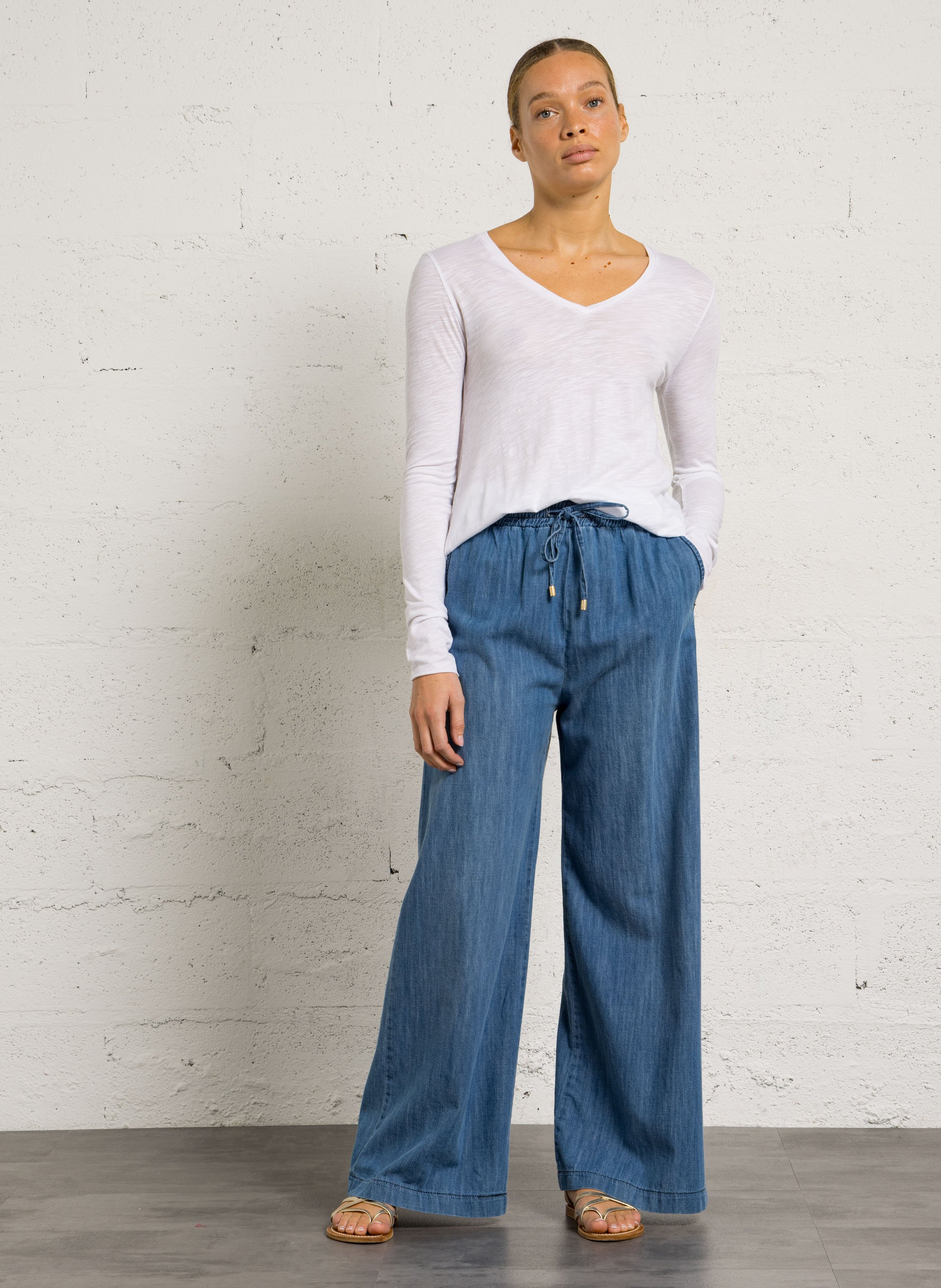 T-shirt van katoenmix met V-hals AMERICAN VINTAGE Wit