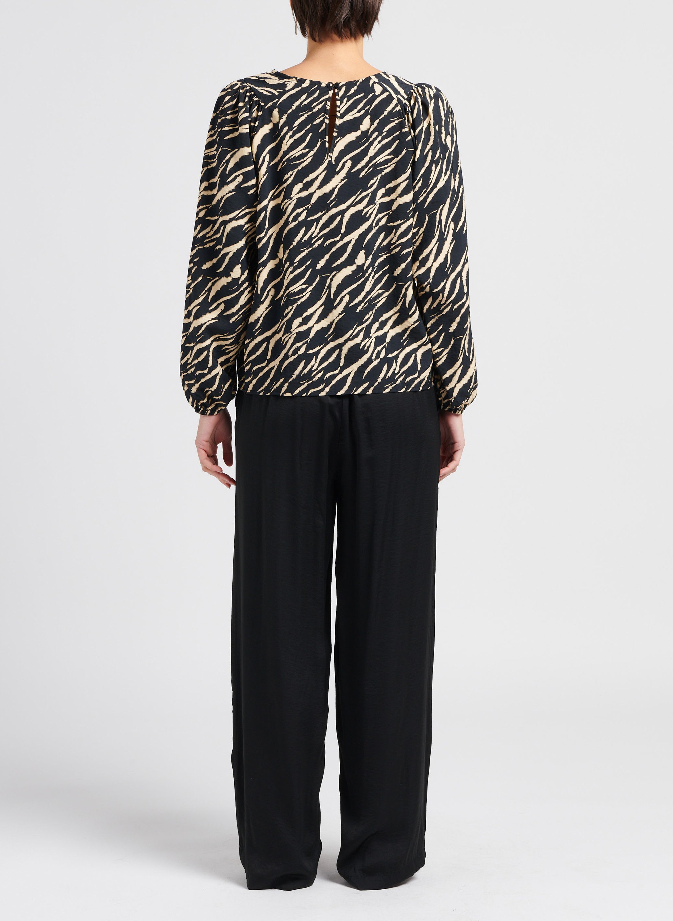 Top col rond en viscose mélangée MOSS COPENHAGEN Noir