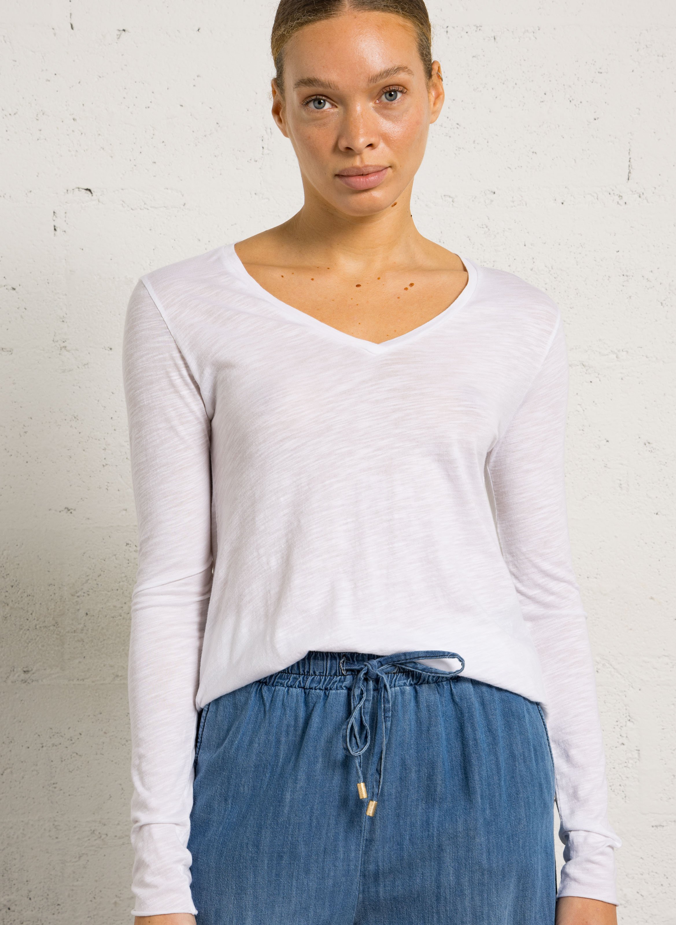 Tee-shirt col V en coton mélangé AMERICAN VINTAGE