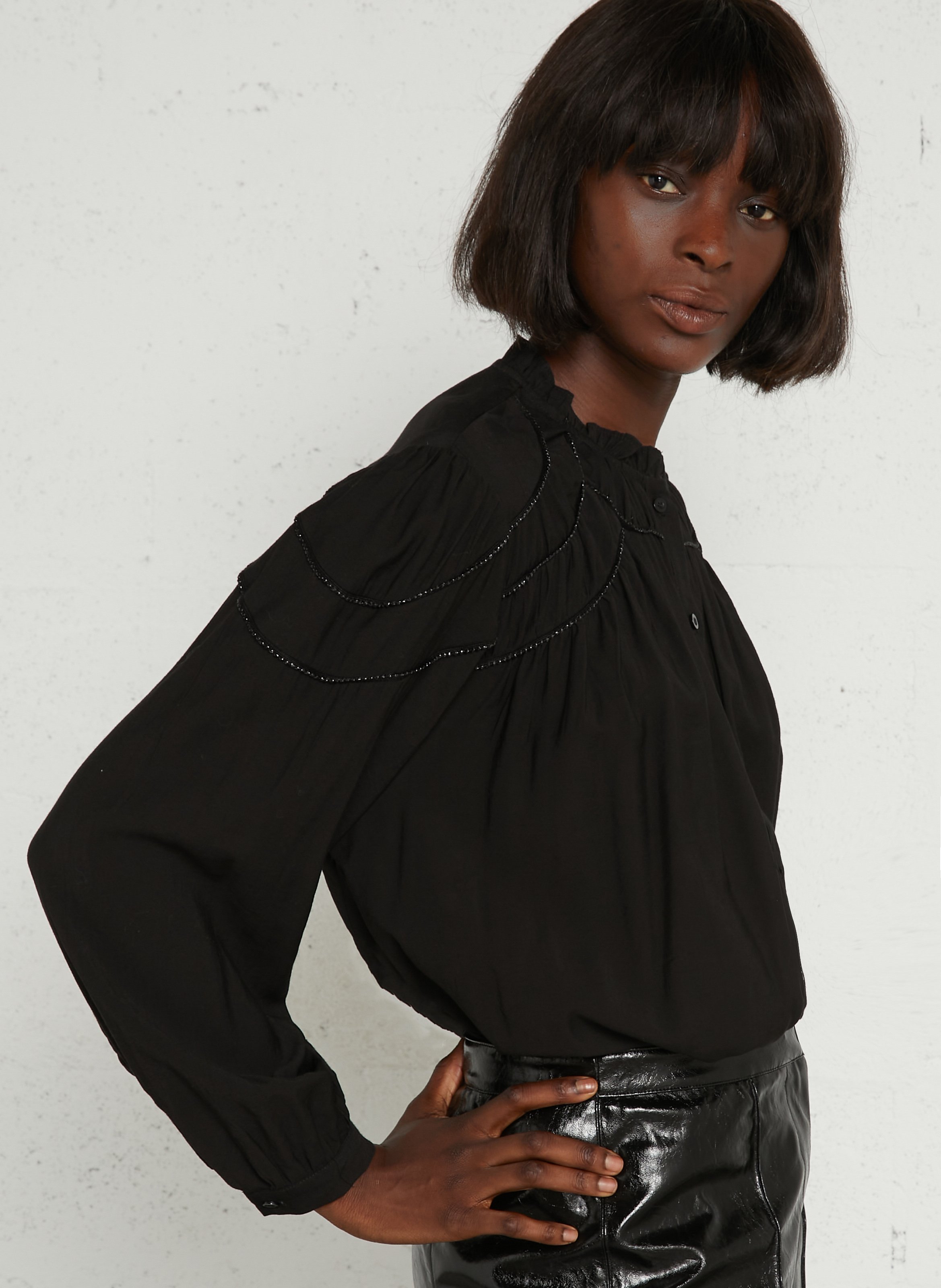 Chemise col rond brodée SEE U SOON Noir