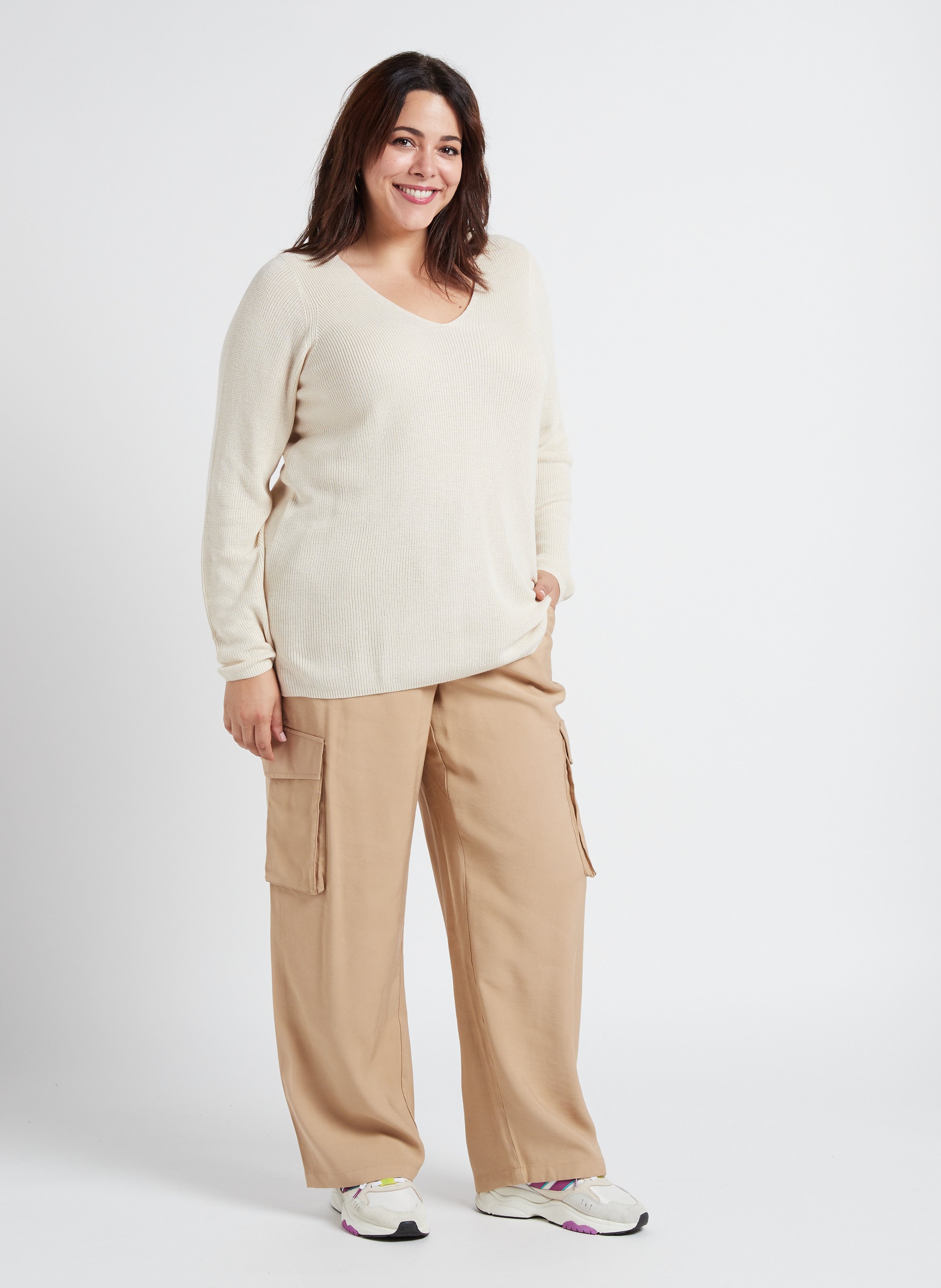 Straight V-neck sweater VERO MODA CURVE Beige