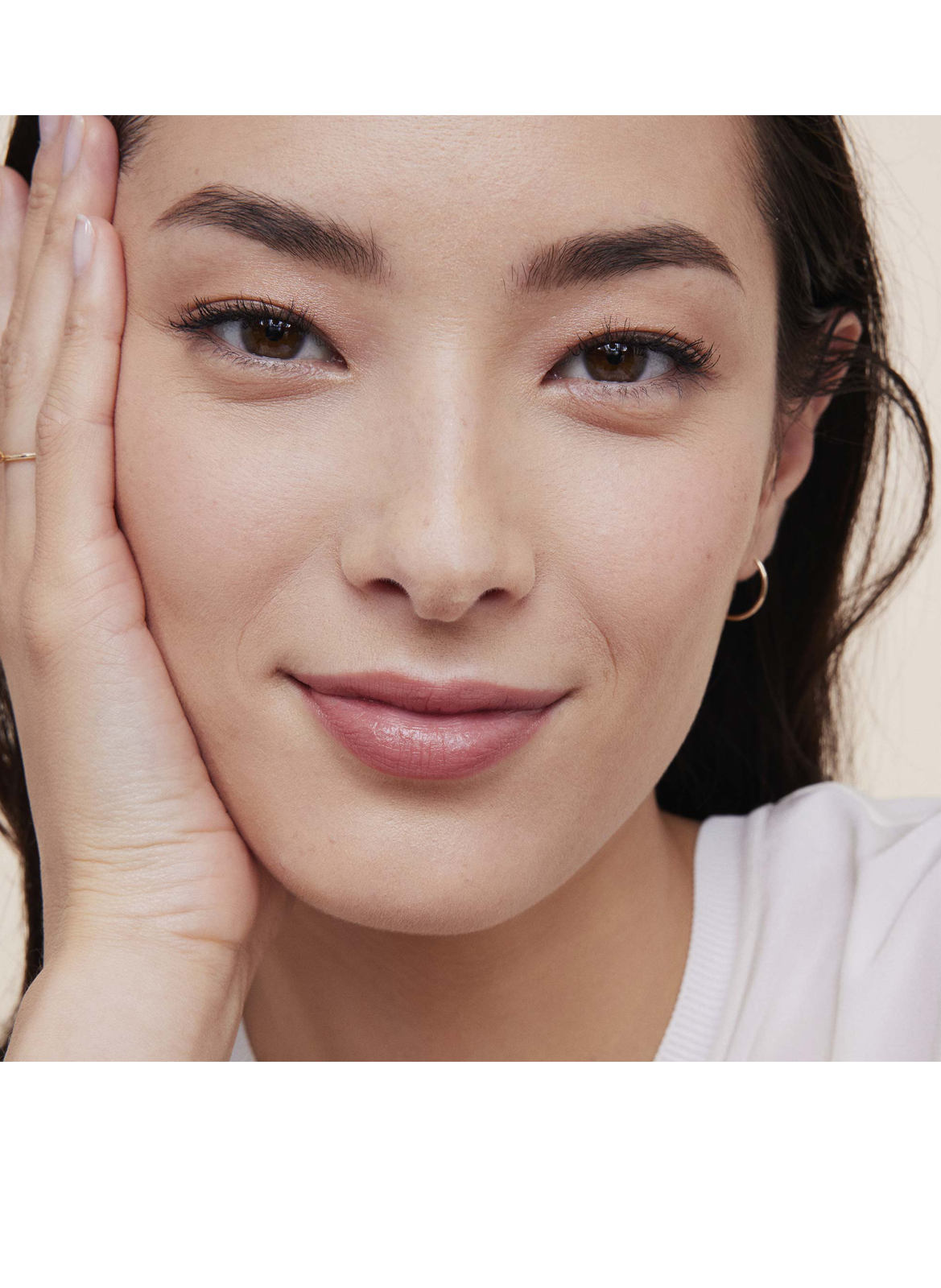 Skin Illusion Full Coverage - Hochdeckendes mattes, leuchtendes Langzeit-Make-up 105n