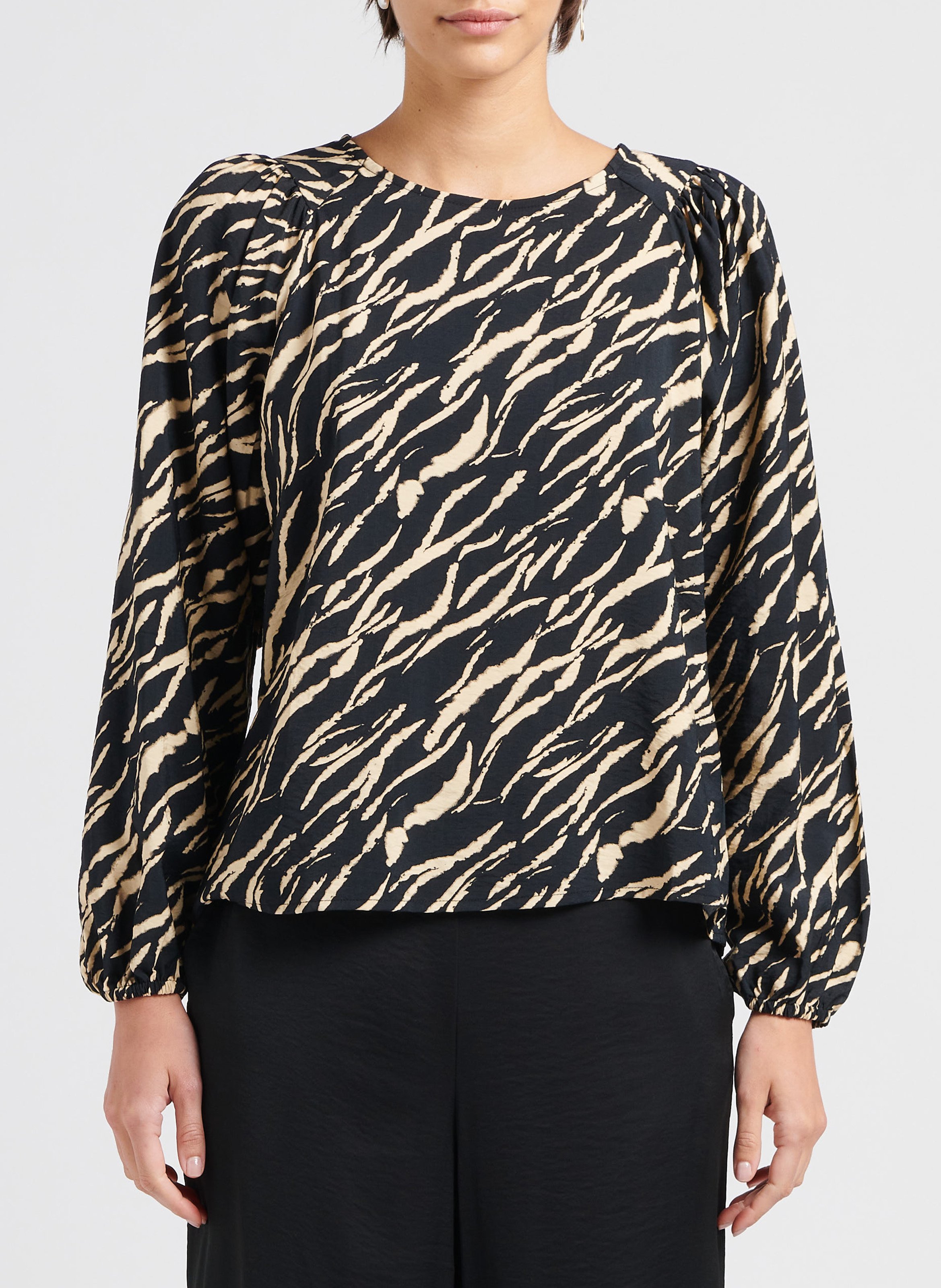 Top col rond en viscose mélangée MOSS COPENHAGEN Noir