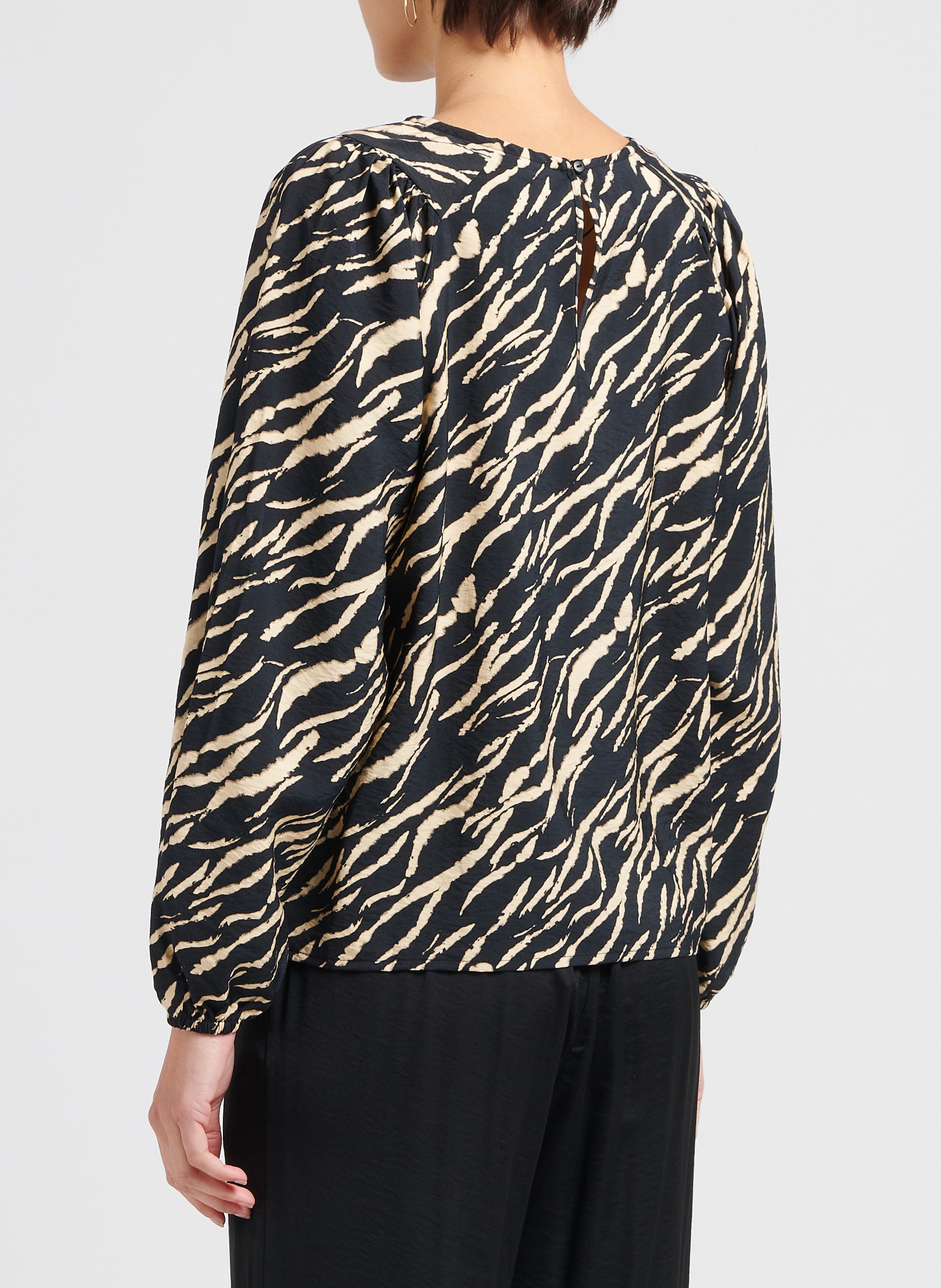 Top col rond en viscose mélangée MOSS COPENHAGEN Noir