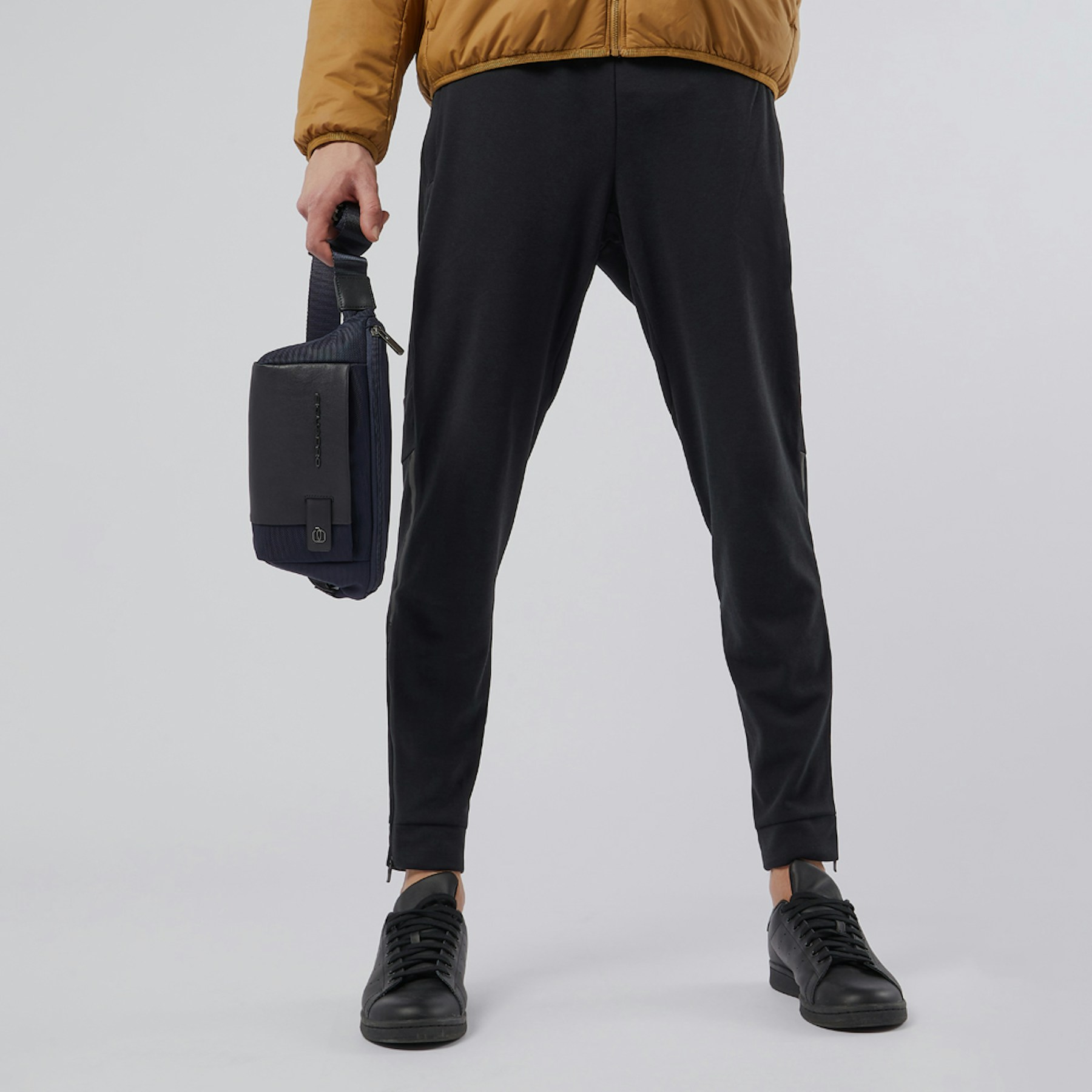 Leather waist bag PIQUADRO Blue