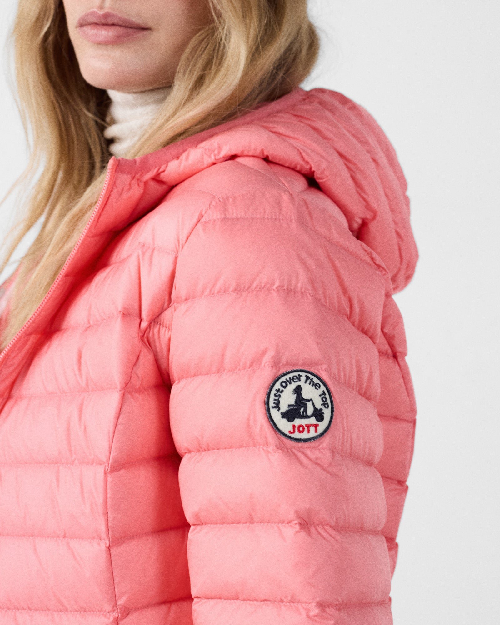 Lightweight hooded puffer jacket Cloe Pink