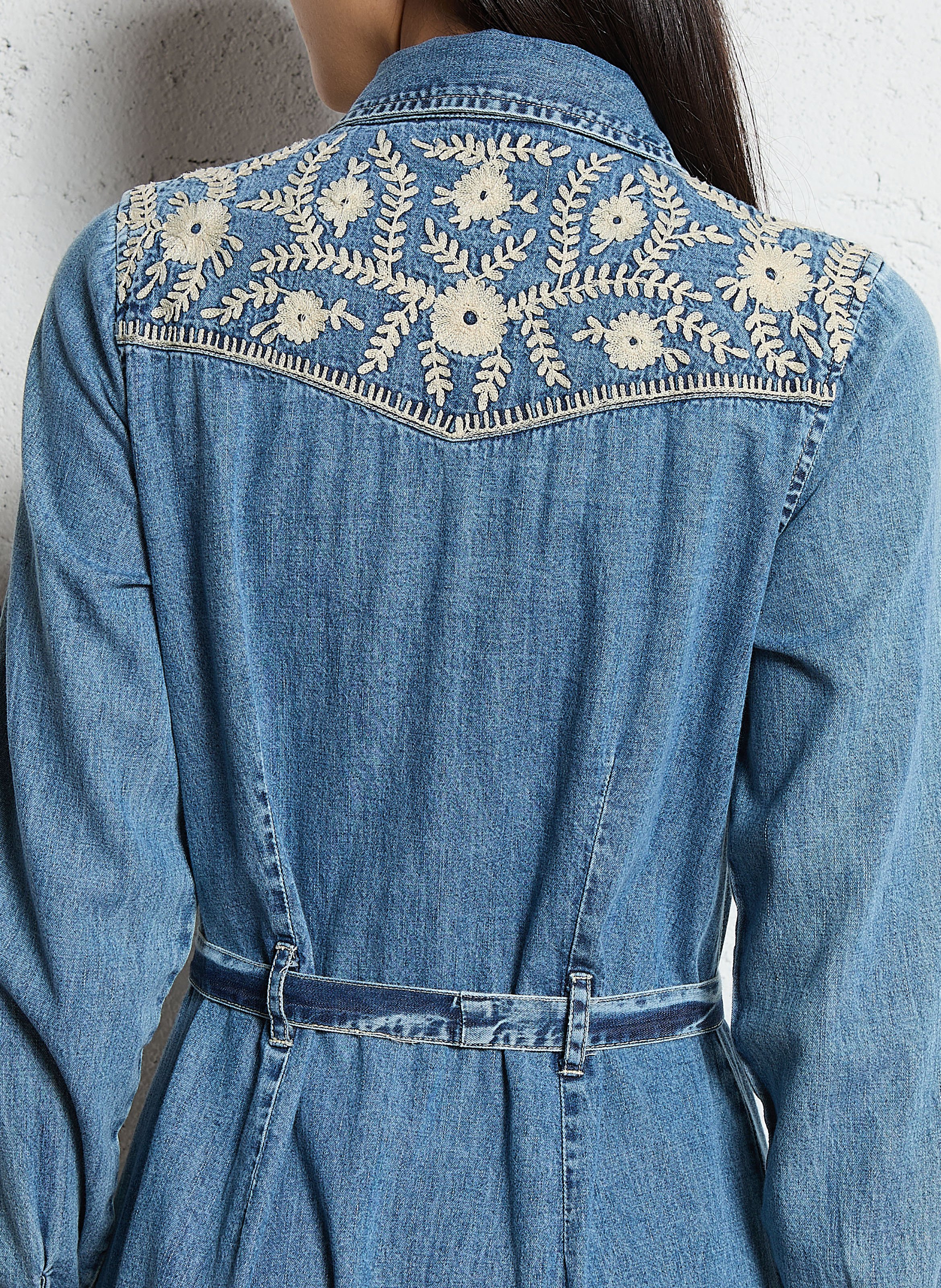 Langes Jeanskleid mit besticktem Gürtel MAISON HOTEL Blau