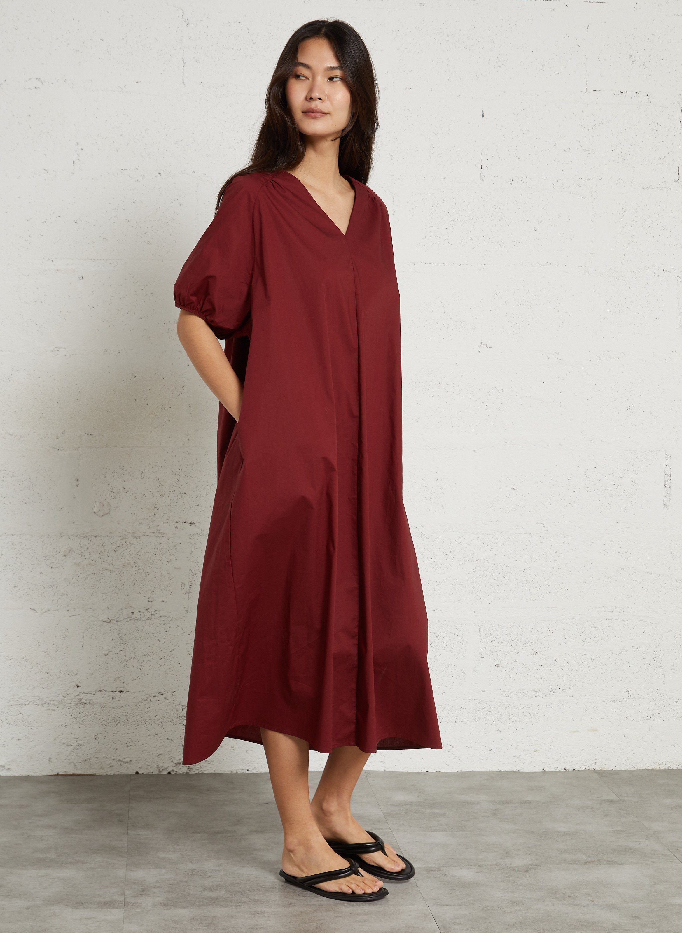 Ruimvallende, katoenen jurk met V-hals JC SOPHIE Roze