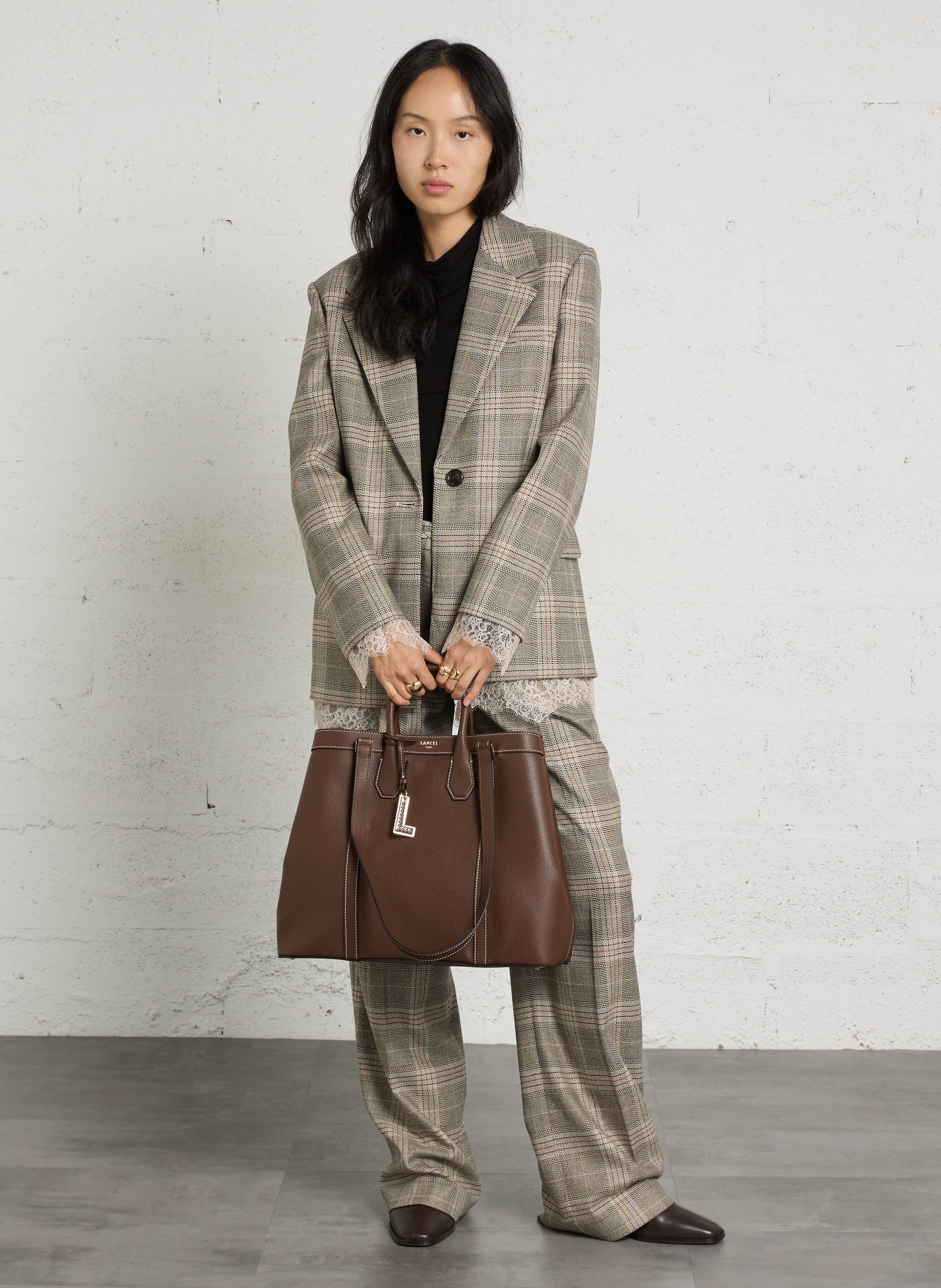 Einfarbige Shopper-Tasche aus genarbtem Leder LANCEL Braun
