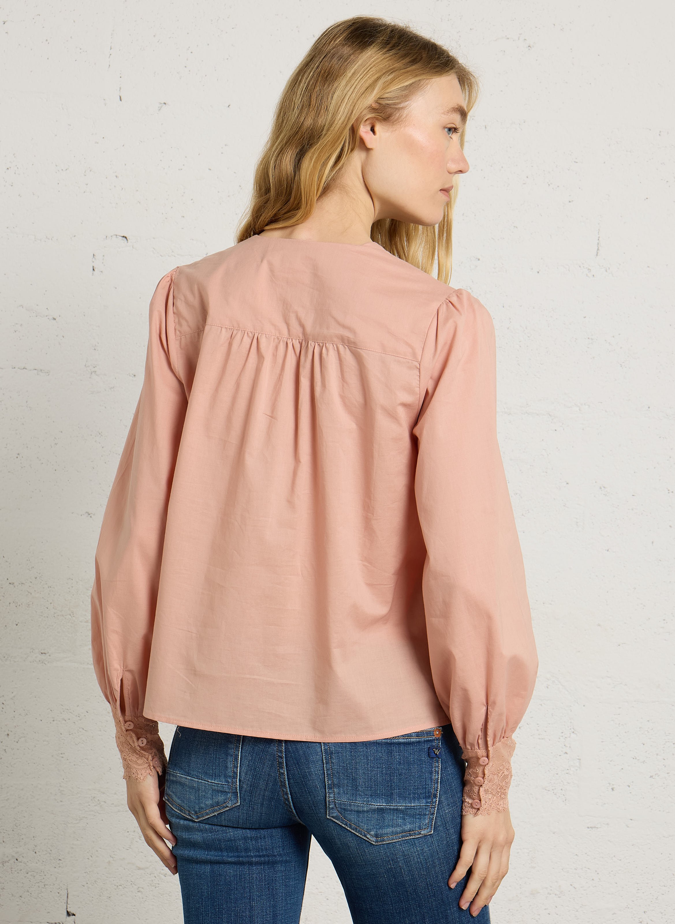 Bluse mit V-Ausschnitt und geradem Schnitt aus Spitze PETITE MENDIGOTE Rosa