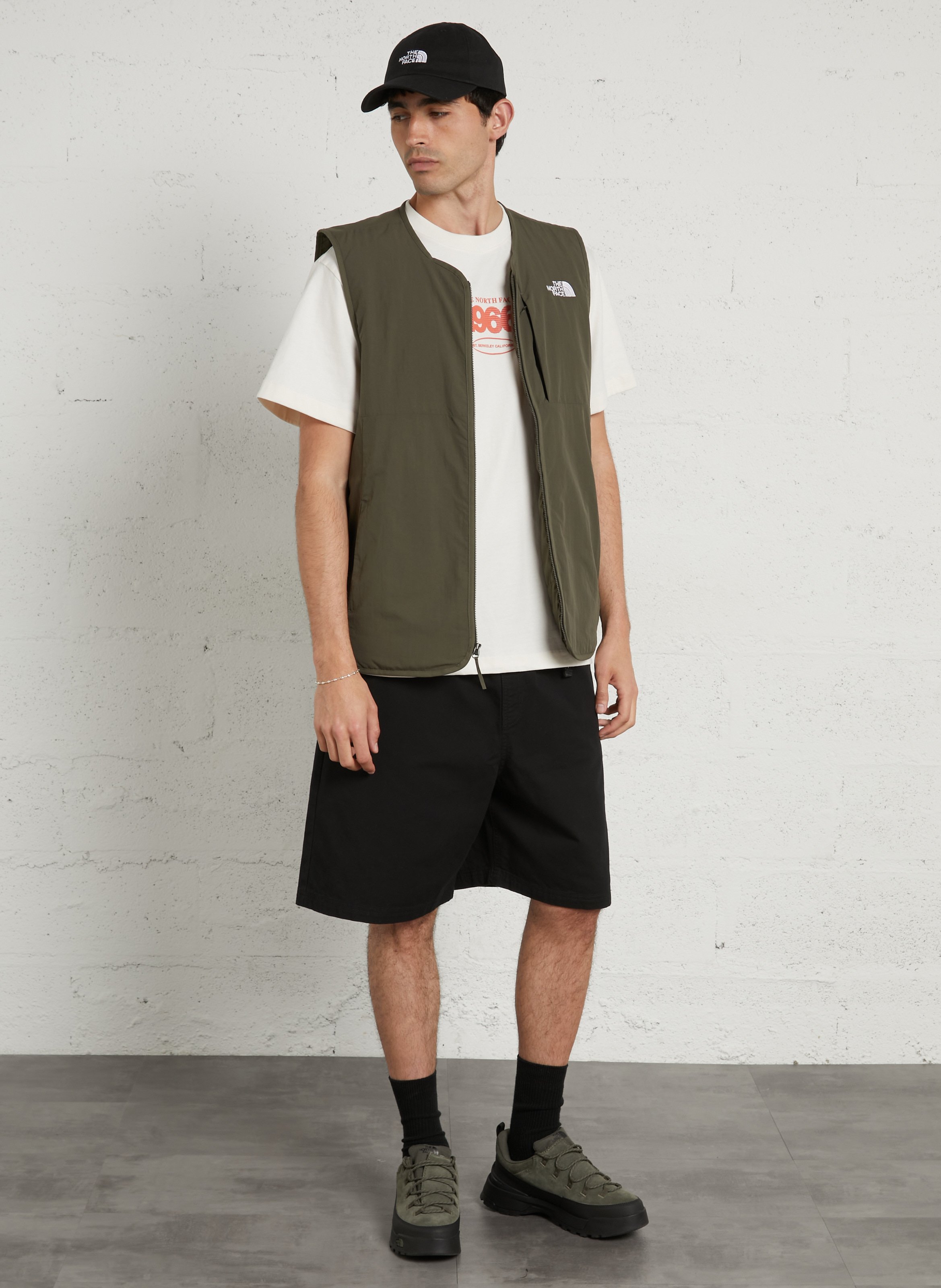 Sleeveless jacket THE NORTH FACE Green