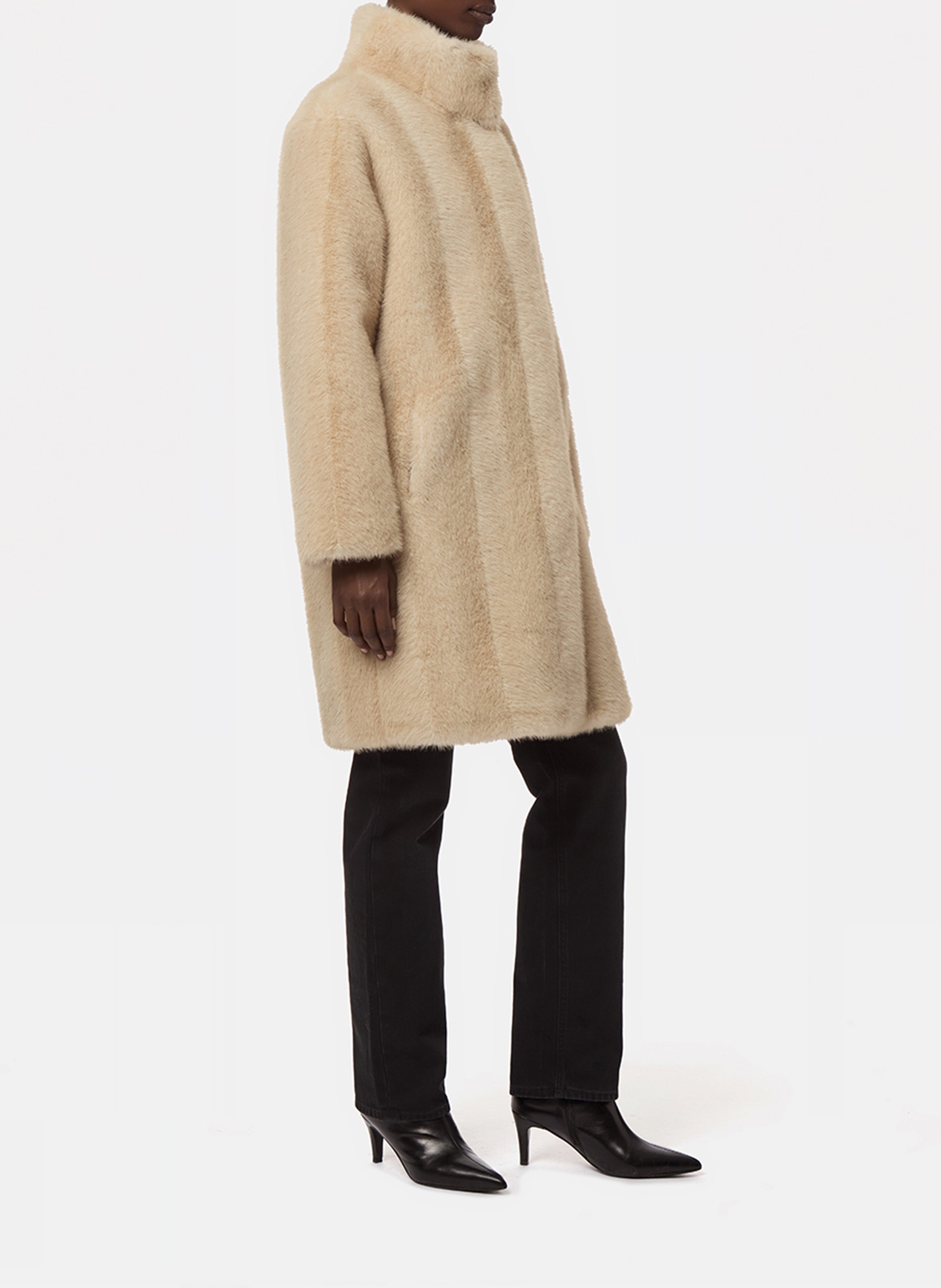Ruime jas met opstaande kraag met bontlook APPARIS Beige