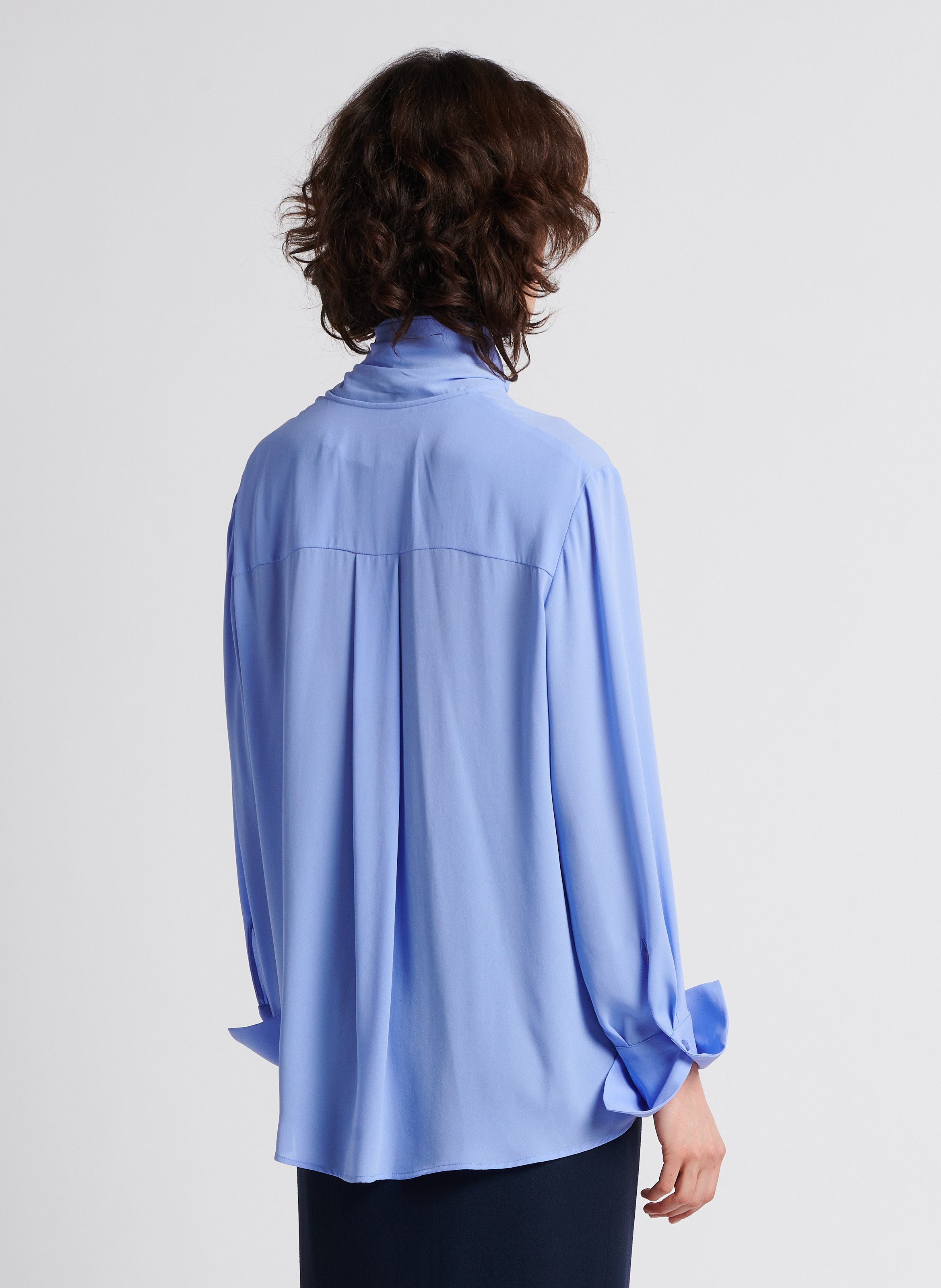 Camisa holgada fruncida con cuello lazado MARGAUX LONNBERG Morado