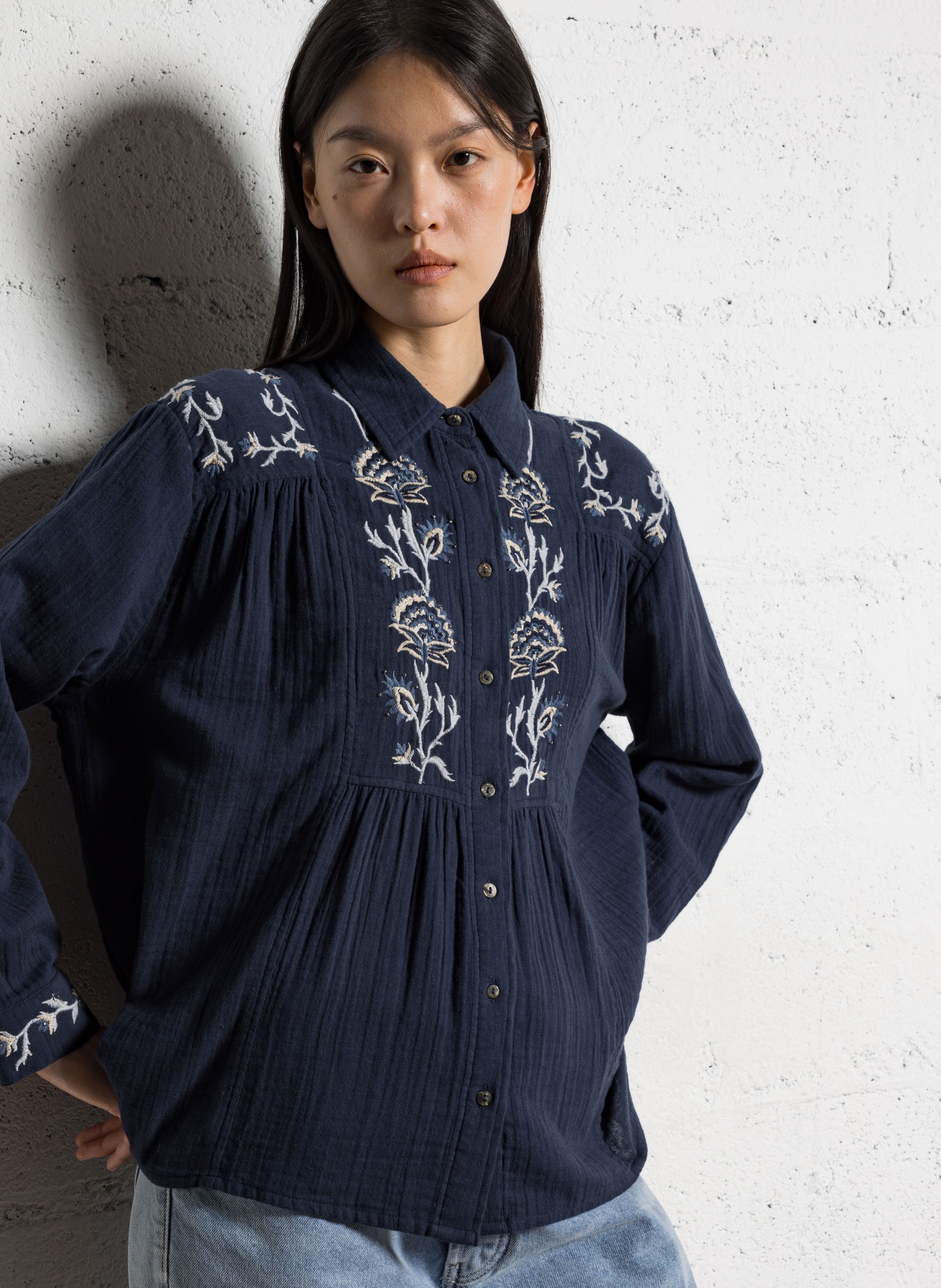 Buttoned blouse with cotton embroideries MAISON HOTEL Blue